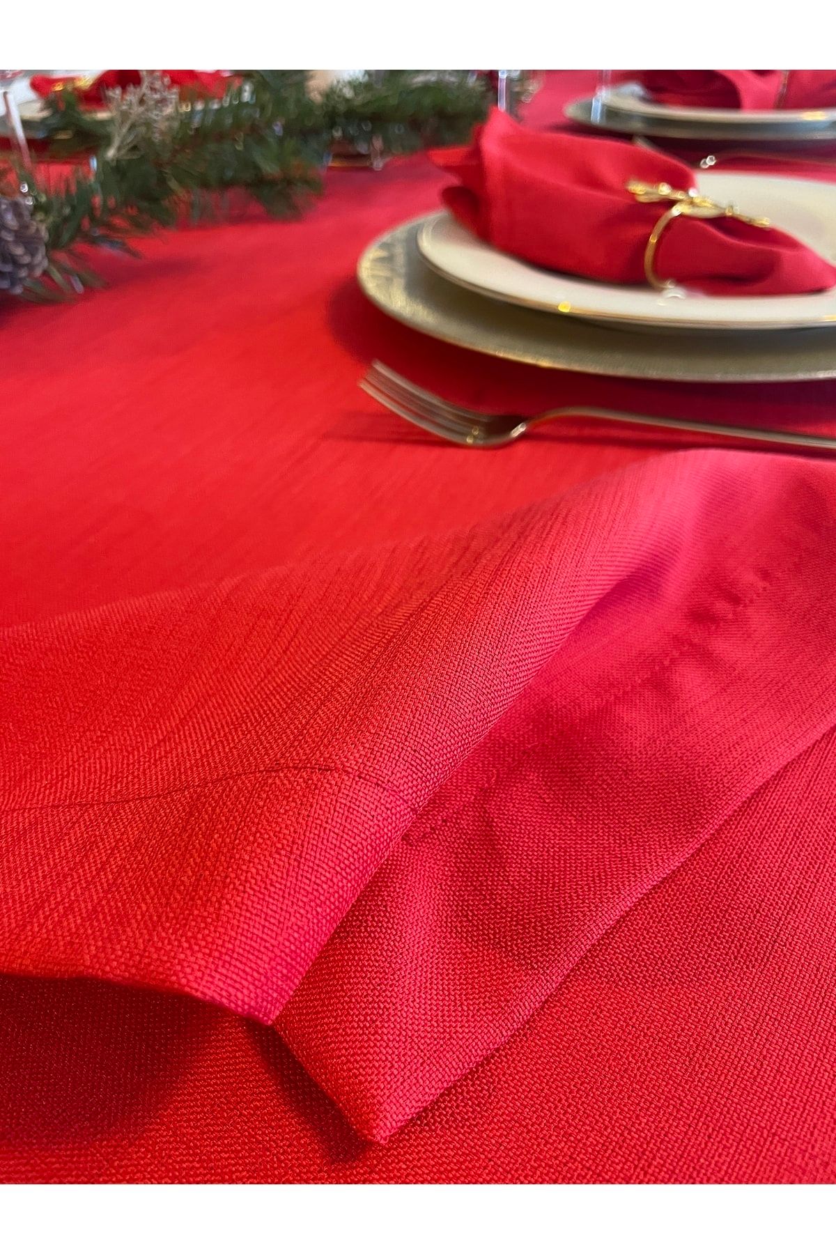 Keten Dokulu  Kırmızı Masa Örtüsü Yılbaşı Masası