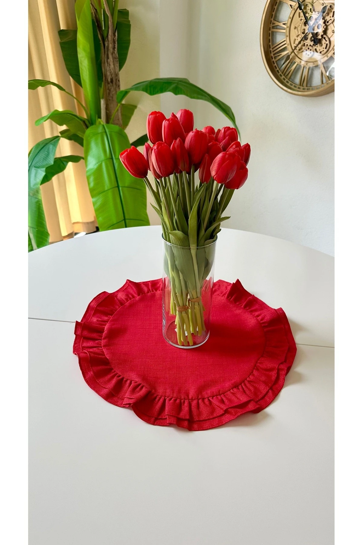 Simli Kırmızı Fırfırlı Dekoratif Örtü