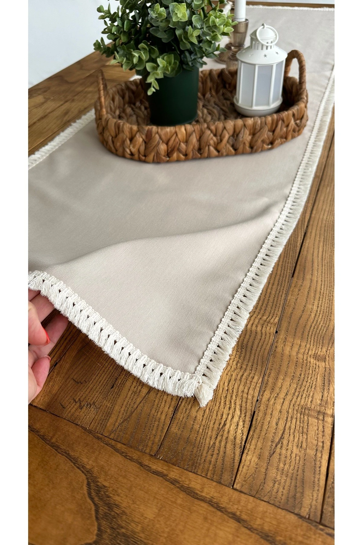 Püskül Detaylı Bej Runner 40 x 130 cm Leke Tutmaz Kumaş