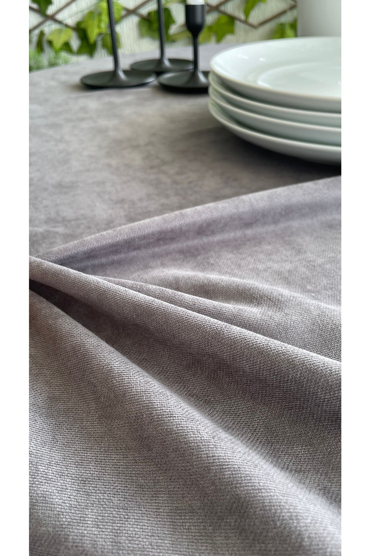 Kadife Dokulu Dertsiz Vintage Fırfırlı Füme Gri Yuvarlak Masa Örtüsü