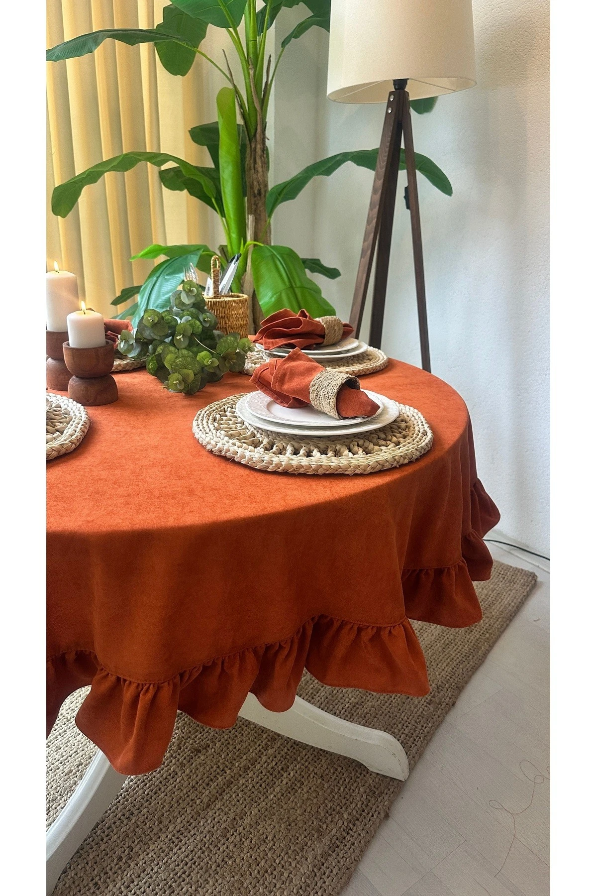 Kadife Dokulu Dertsiz Leke Tutmaz Vintage Fırfırlı Yuvarlak Masa Örtüsü