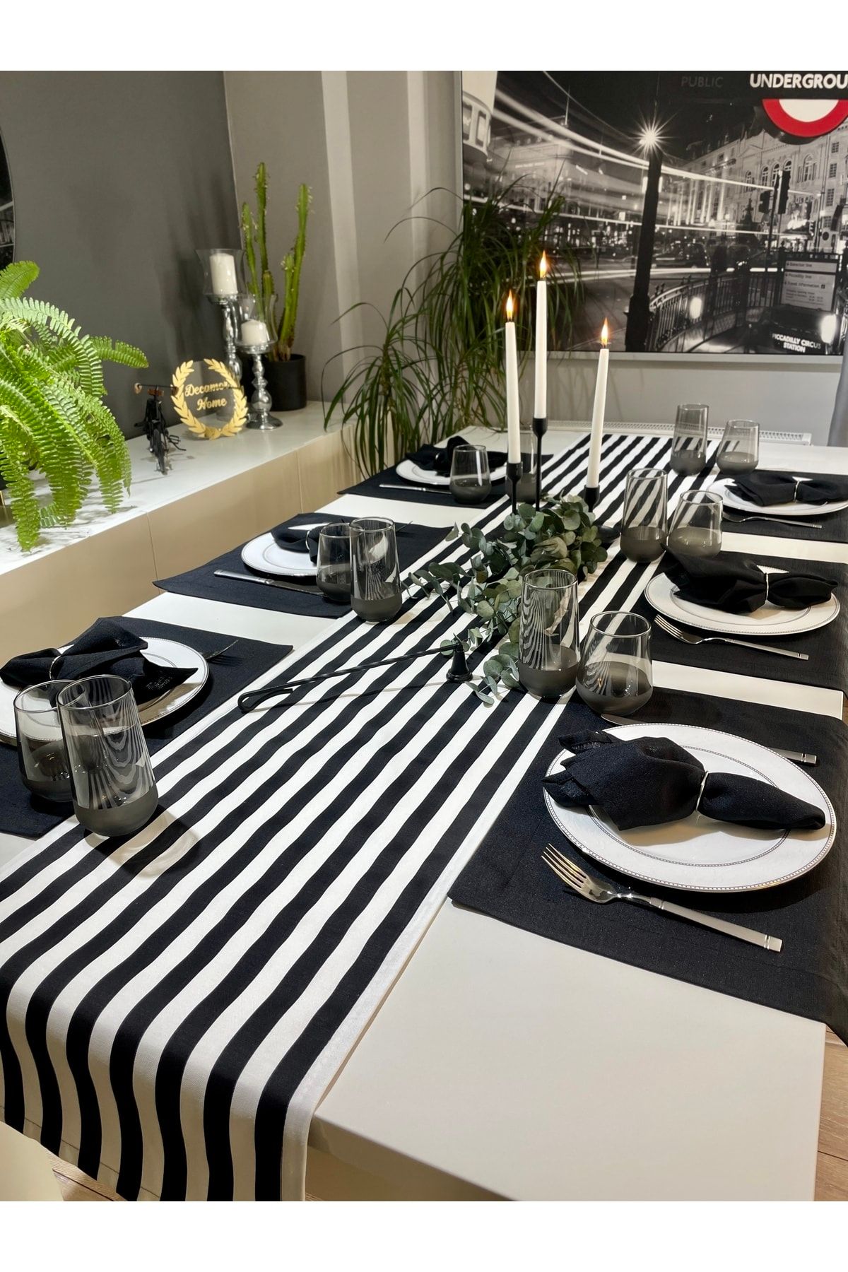 Dertsiz Siyah Beyaz Düz Uzun Runner