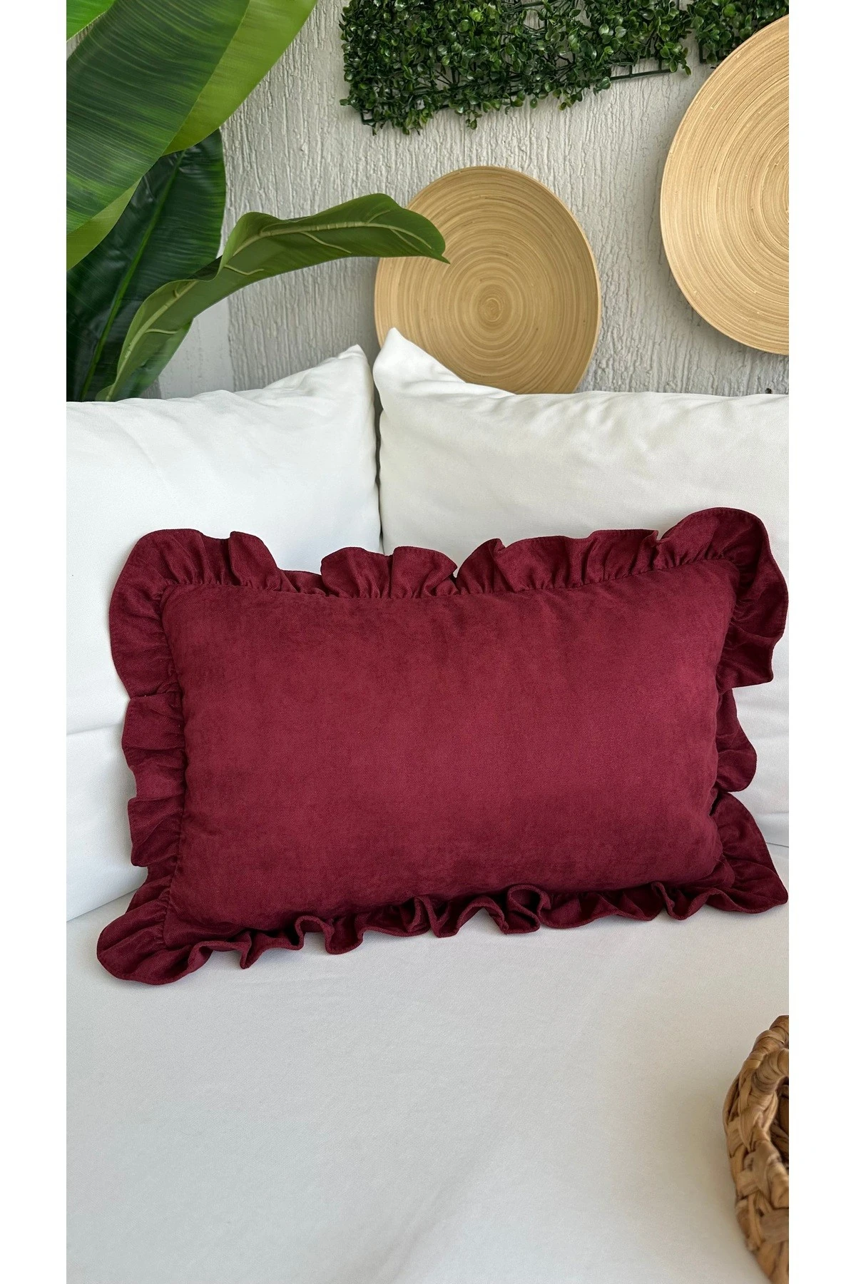 Kadife Doku Vintage Fırfırlı Bordo Rengi Kırlent Kılıfı