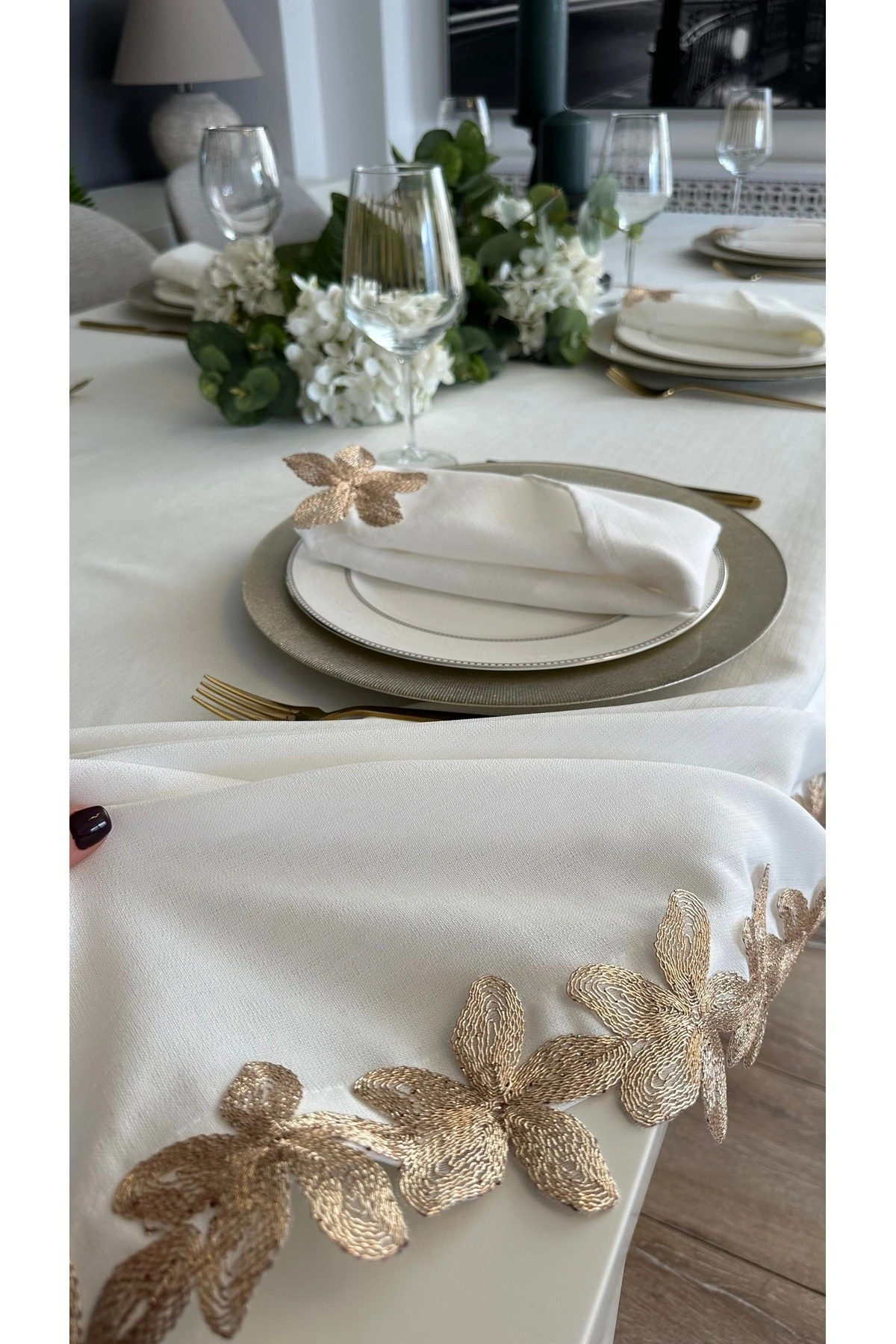 Bakır Dantel Detaylı Beyaz Masa Örtüsü Takımı 6 ad Peçete Dahil