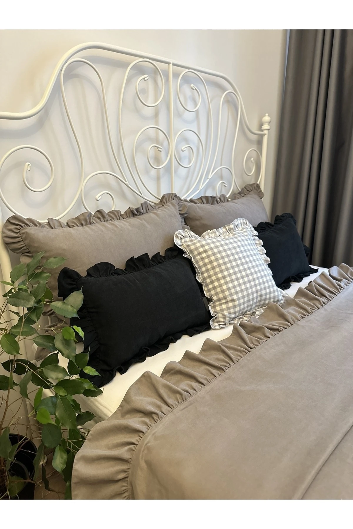 Vintage Adaçayı Yeşili Fırfırlı Yatak Örtüsü Çift Kişilik 3 Parça - GRİ