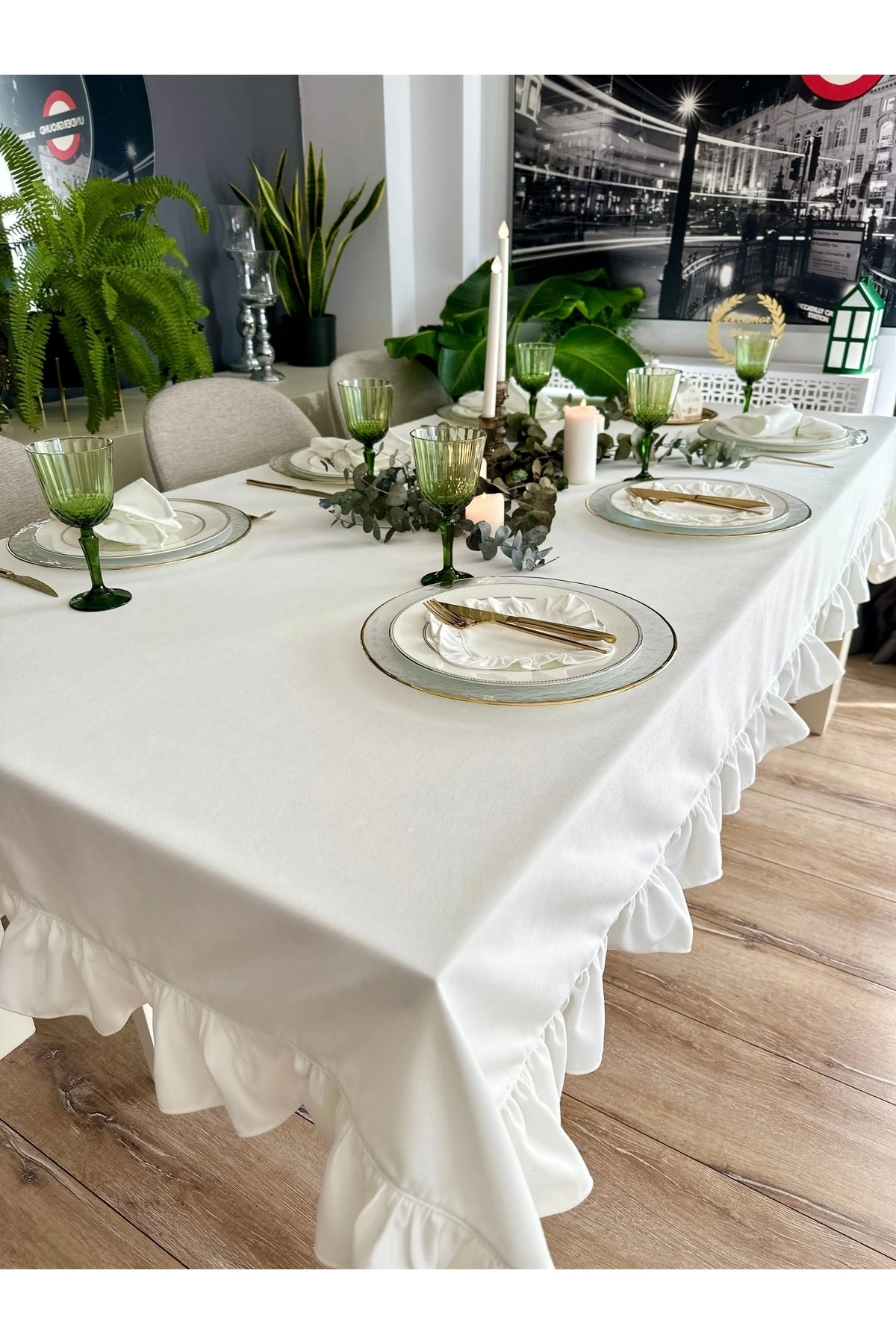 Dertsiz Kadife Dokulu Vintage Fırfırlı Beyaz Dikdörtgen Masa Örtüsü