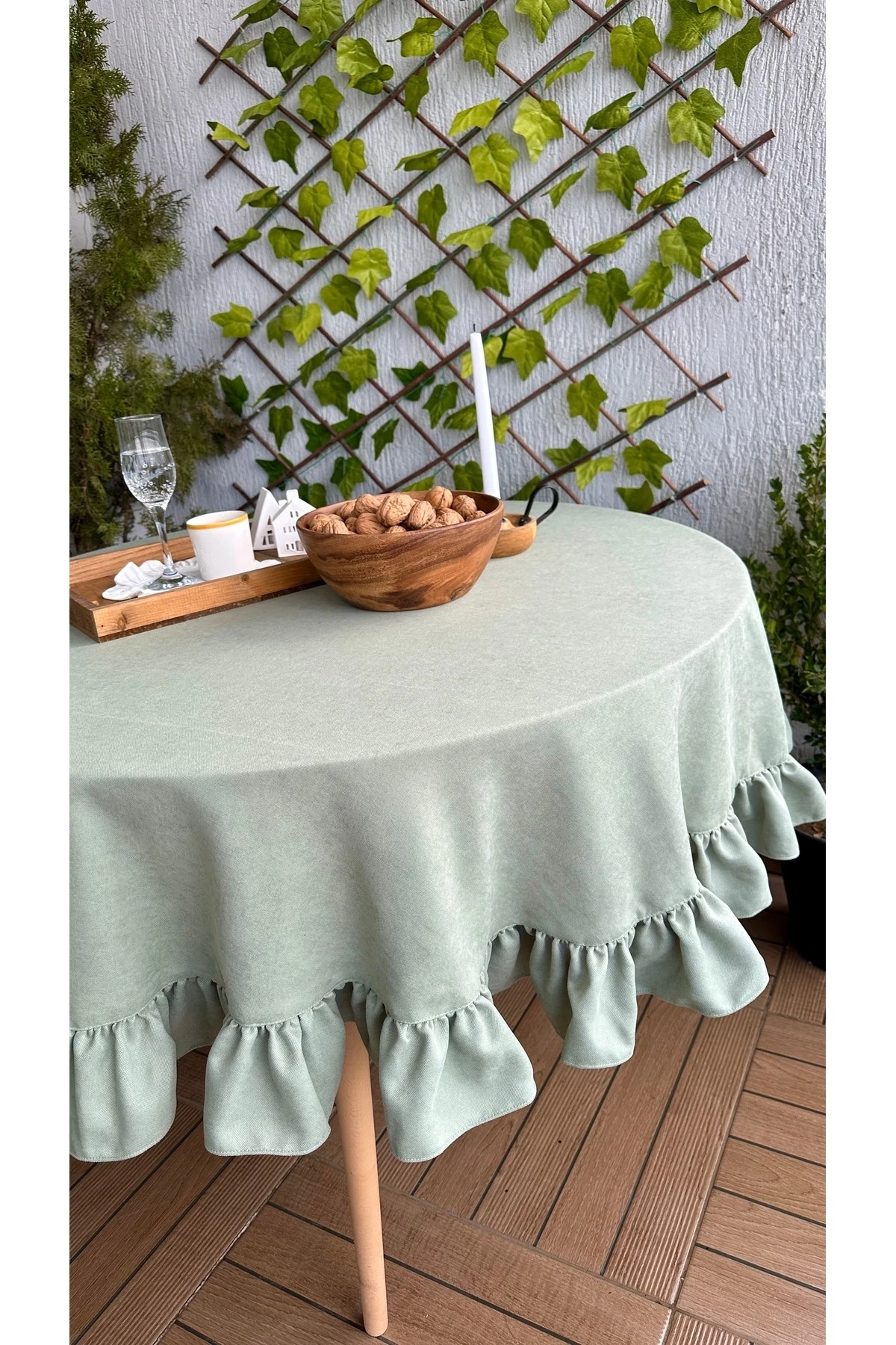 Kadife Dokulu Vintage Dertsiz Fırfırlı Yuvarlak Masa Örtüsü