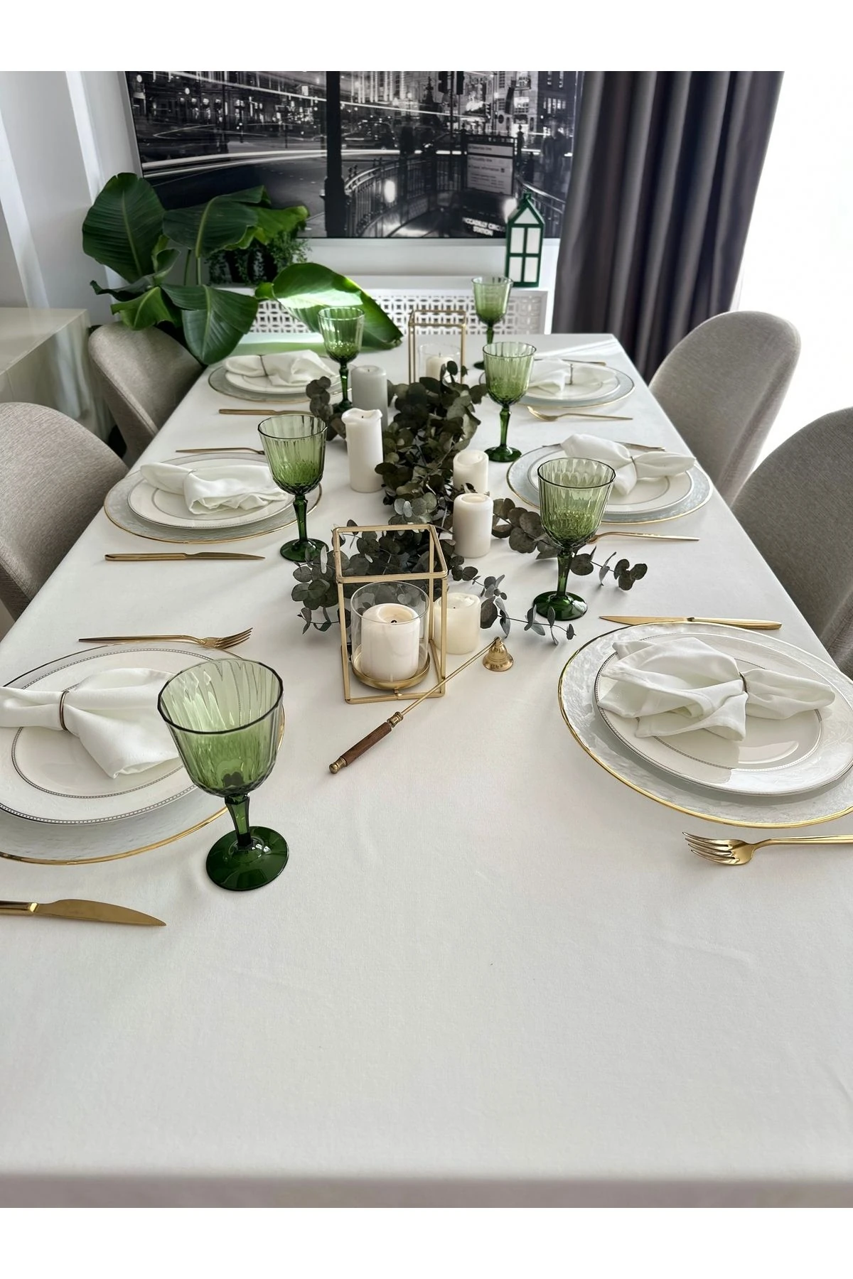 Kadife Dokulu Dertsiz Beyaz Masa Örtüsü