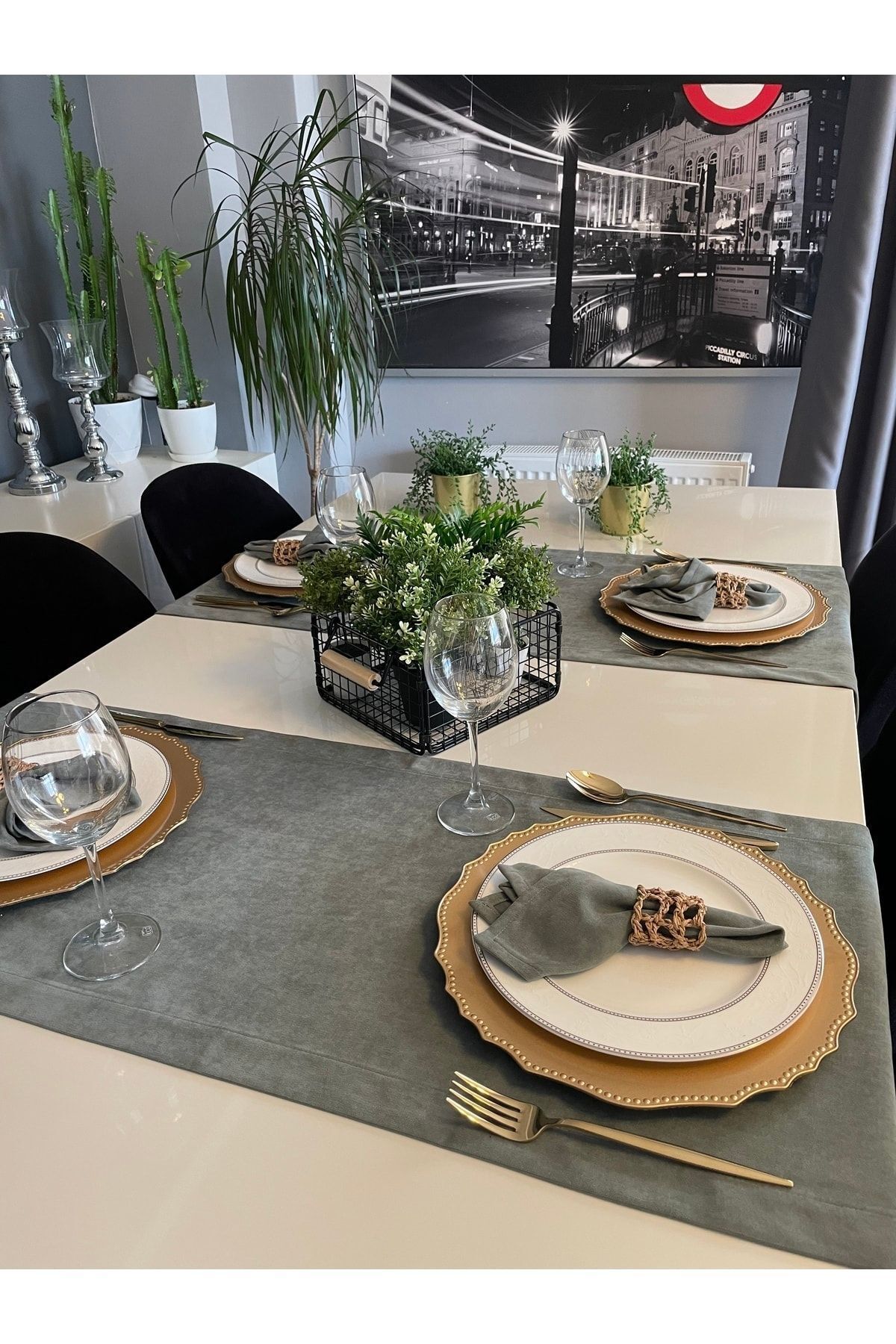 Kadife Dokulu Çağla Yeşili Kısa Runner