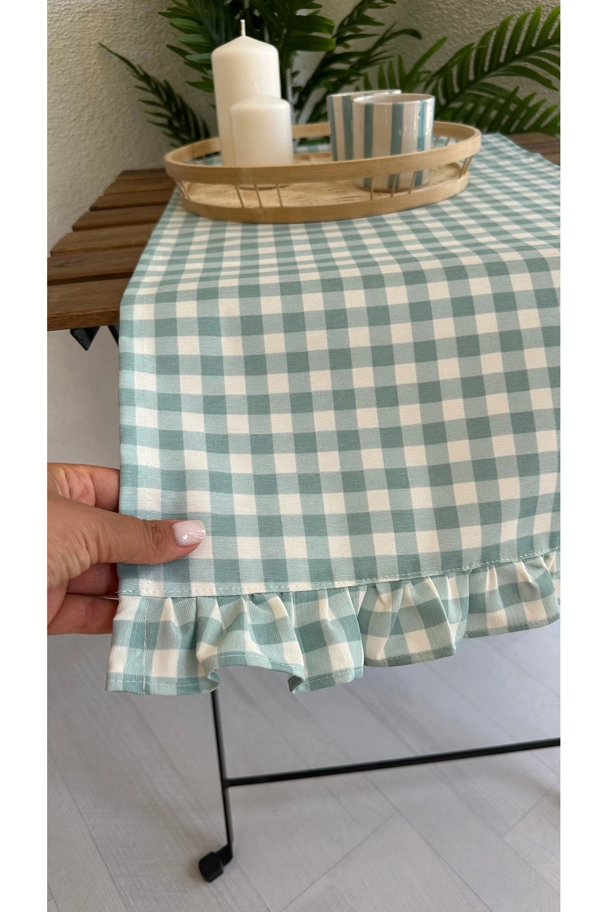 Dertsiz Leke Tutmaz Vintage Fırfırlı Pötikare ve Desenli Runner