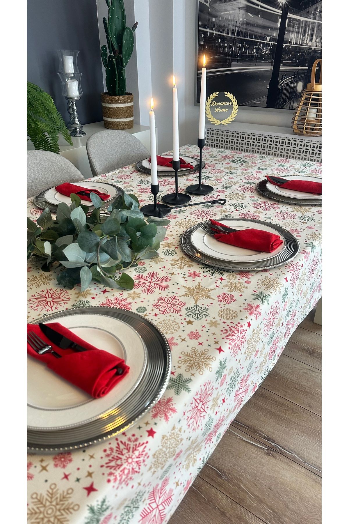 Kar Tanesi Desenli Leke Tutmaz Sıvı Geçirmez Yılbaşı Masa Örtüsü
