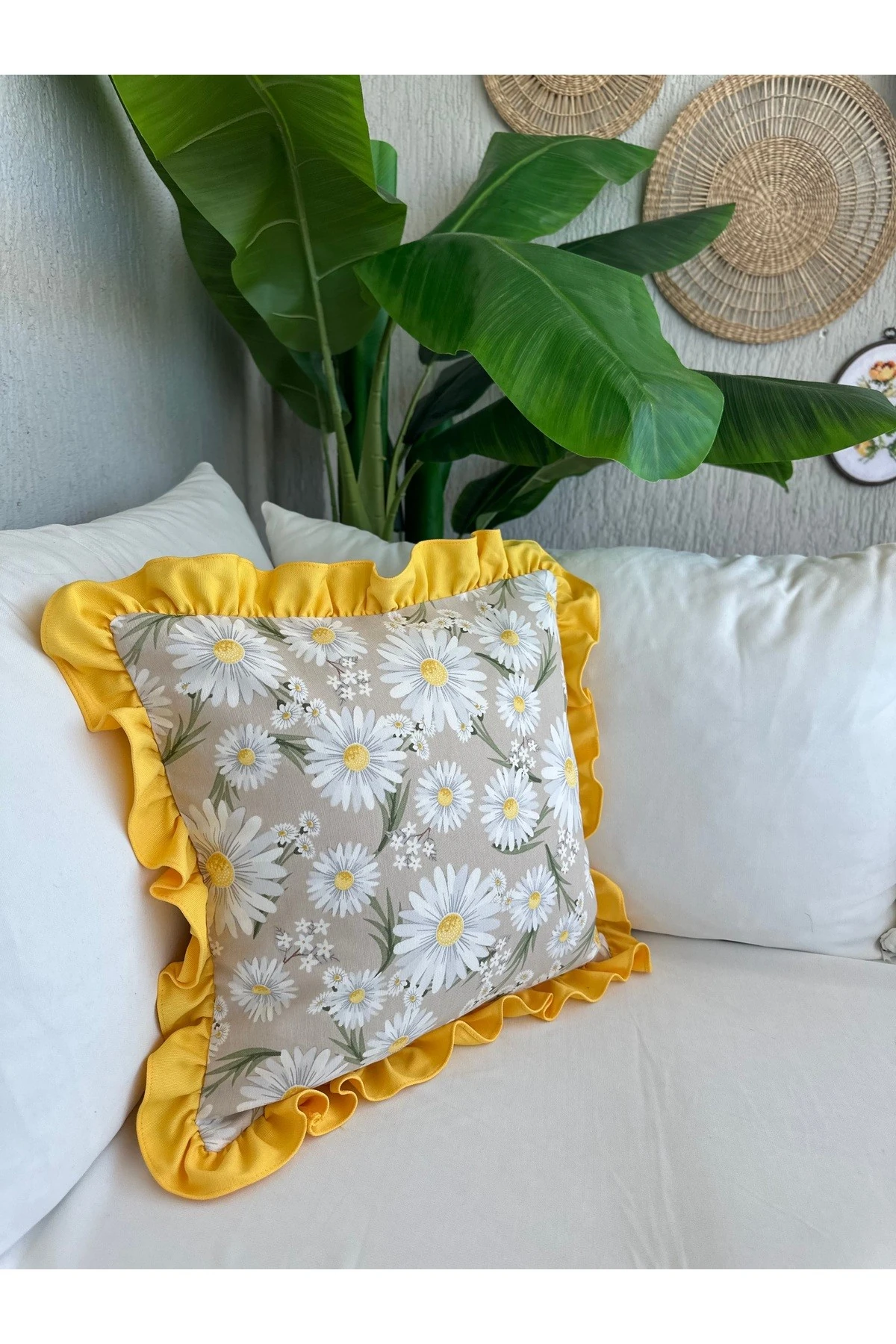 Retro Çiçek ve Ağaç Desenli Fırfırlı Kırlent Kılıfı