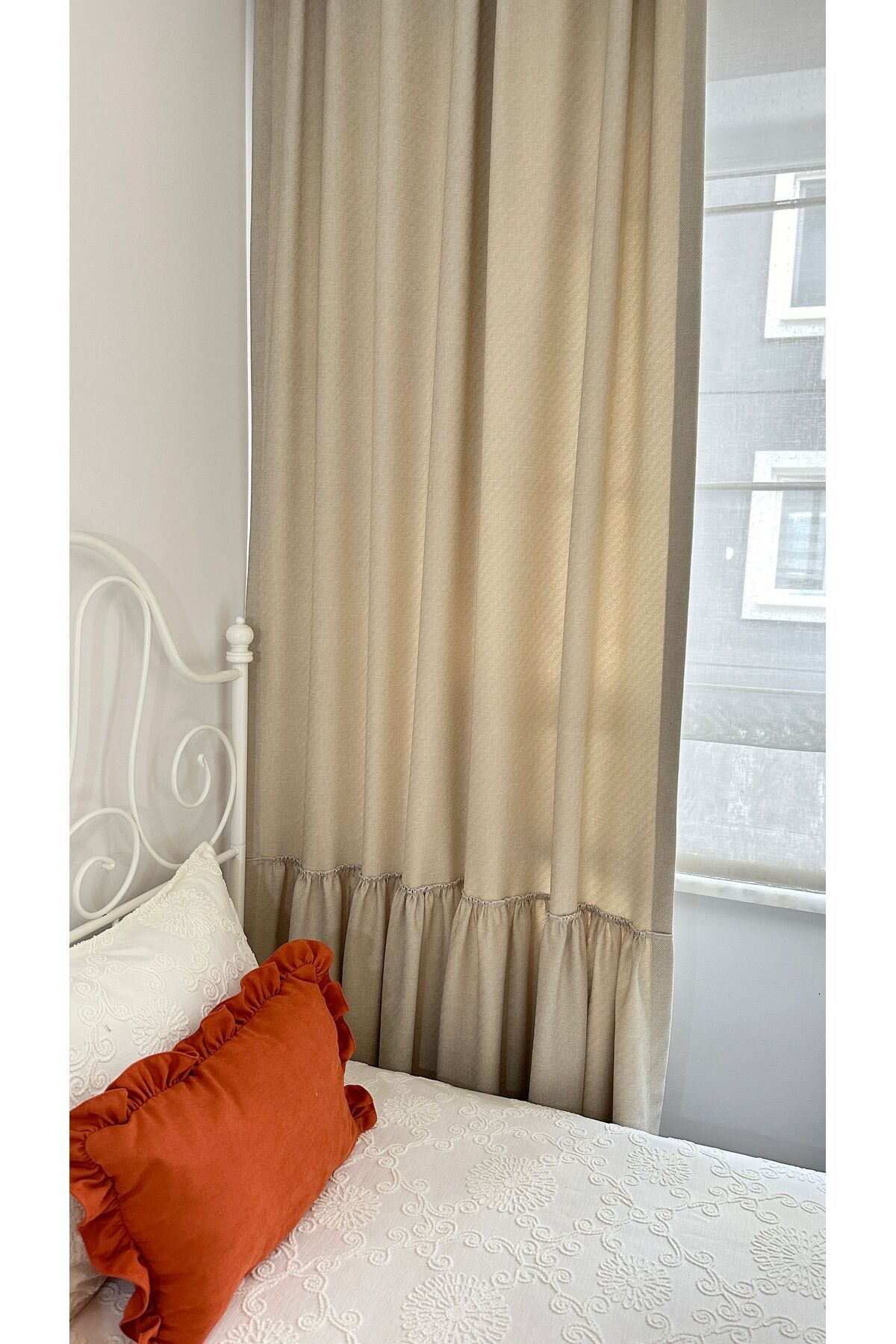 Bej Rengi Vintage Fırfırlı Fon Perde