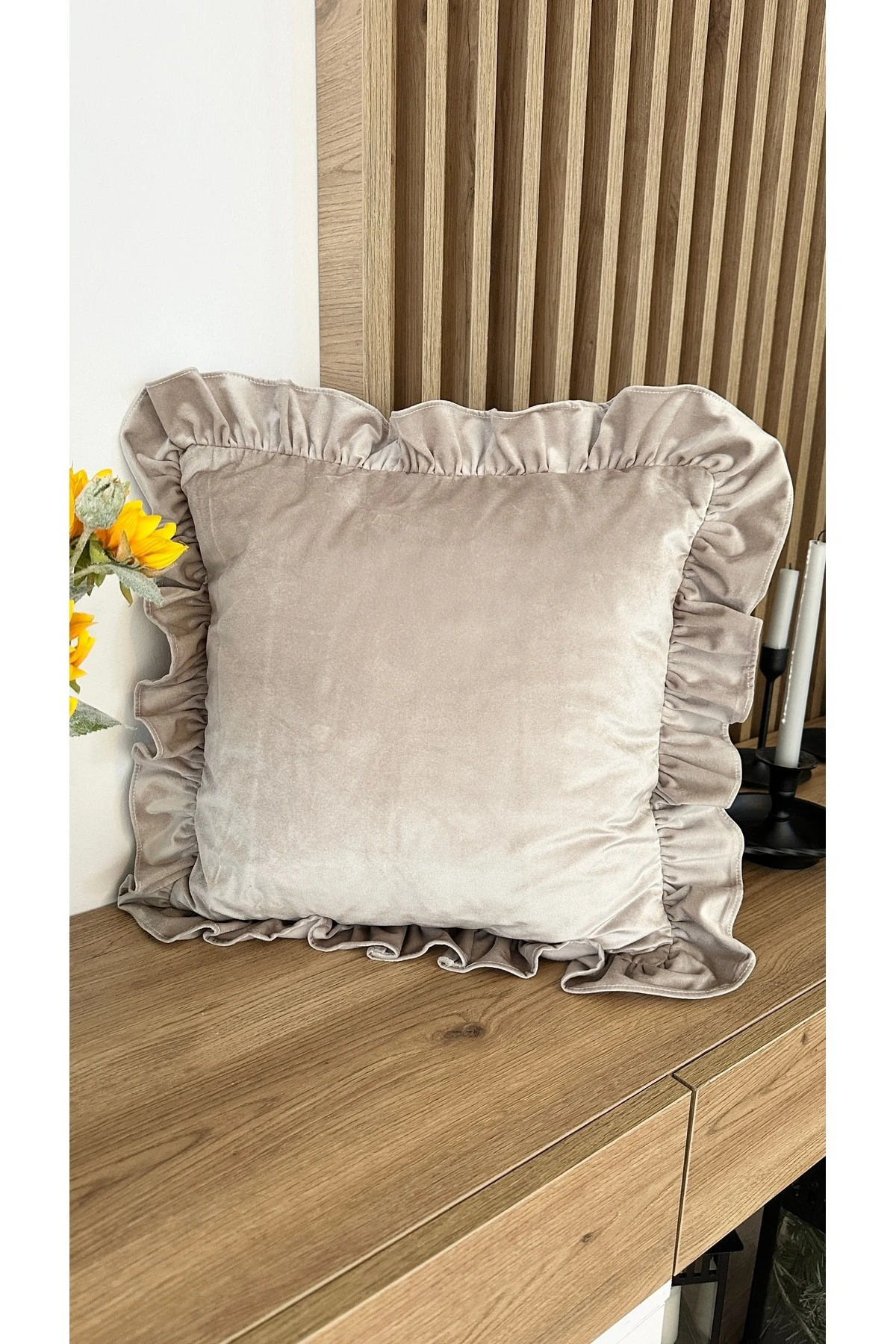 Kadife Fırfırlı Vintage Kırlent Kılıfı