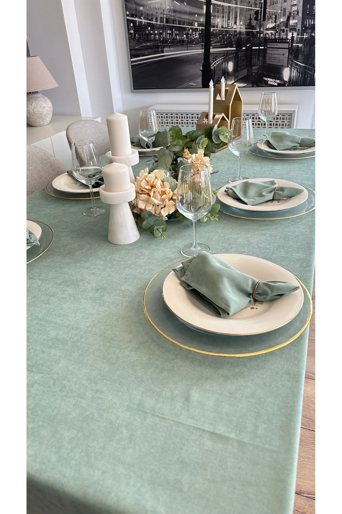 Kadife Dokulu Dertsiz Leke Tutmaz Adaçayı Yeşili Masa Örtüsü