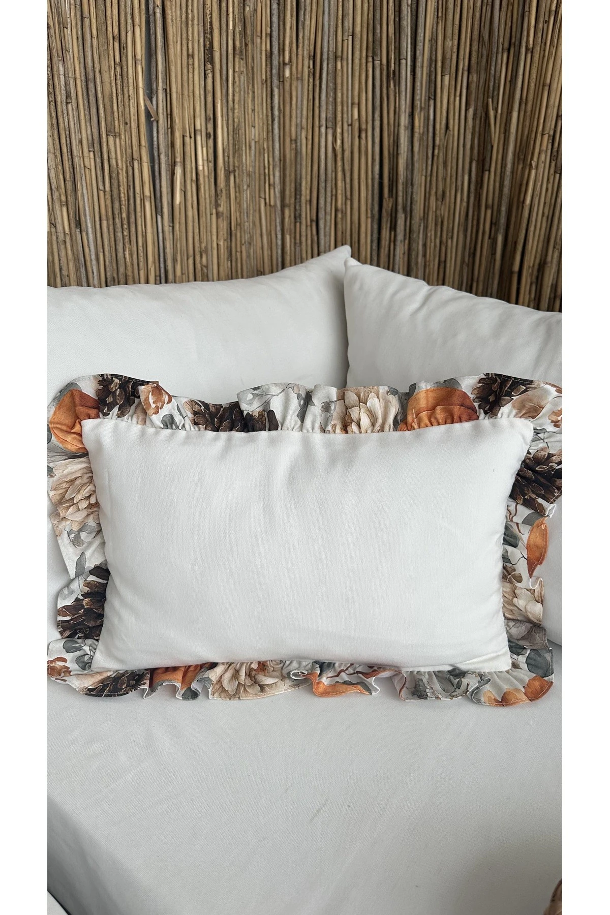 Vintage Renkli Fırfırlı Ekru Kırlent Kılıfı 1 ad