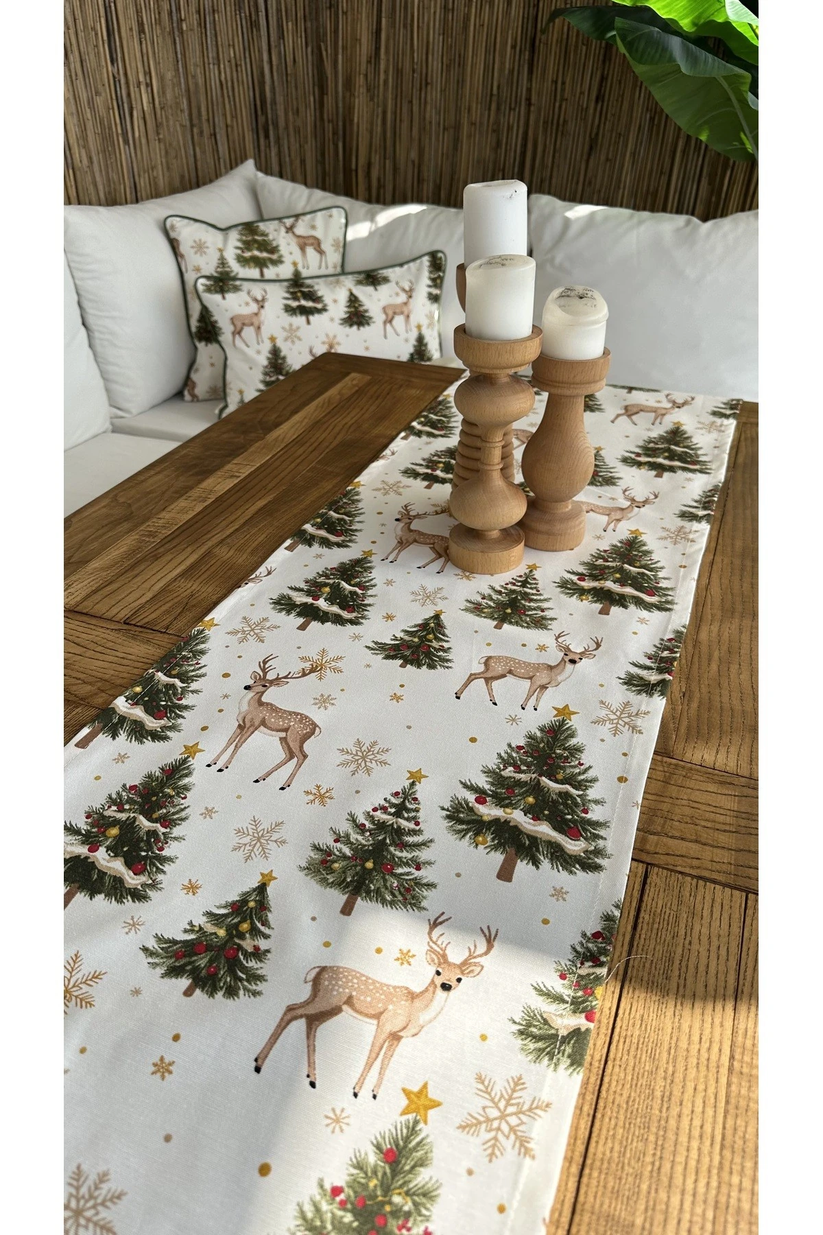 Yeni Yıl Temalı Ceylan Desenli Beyaz Yeşil Bej Gold Kırlent Kılıfı Yılbaşı