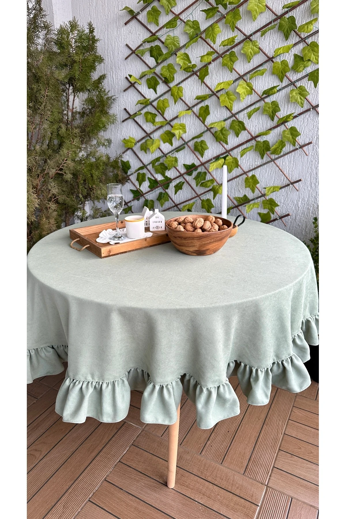 Kadife Dokulu Vintage Dertsiz Fırfırlı Yuvarlak Masa Örtüsü