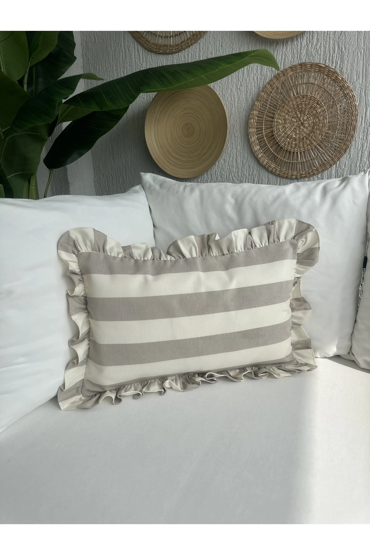 Bej Ekru Çizgili Premium Keten Kumaş Fırfırlı Kırlent Kılıfı 1 Ad