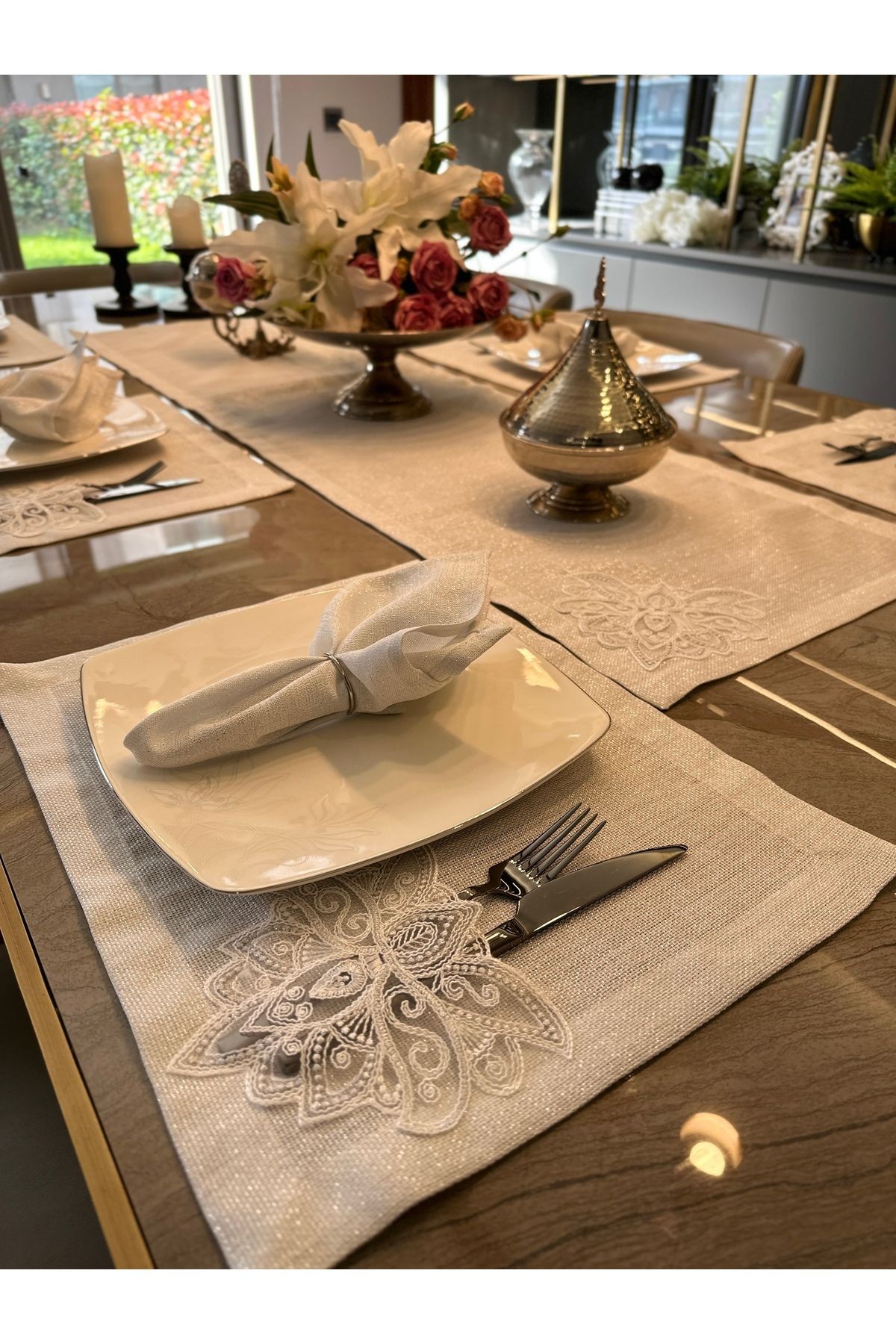 12 Kişilik Linen Fransız Dentelli Gümüş Simli Beyaz Amerikan Servis , Peçete ve Runner Seti