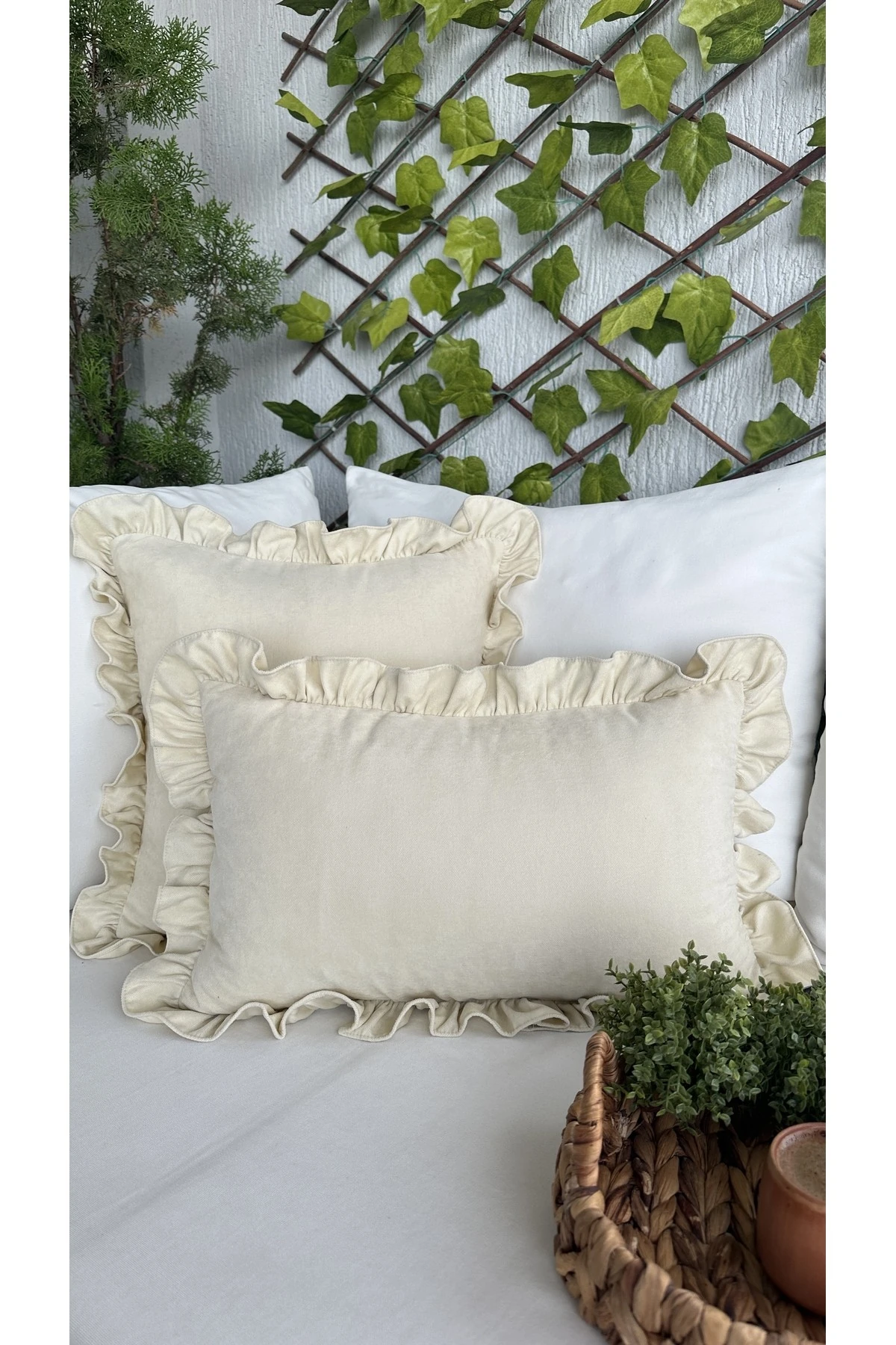 Vıntage Fırfırlı Fil Dişi Rengi Kırlent Kılıfı 1 Ad