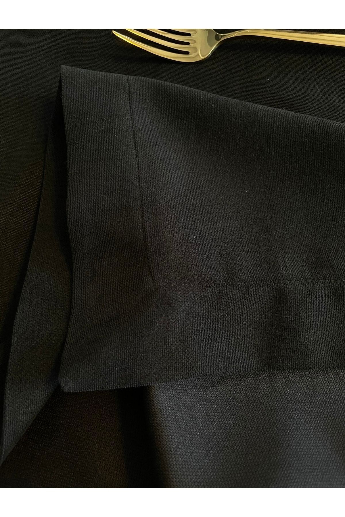 Kadife Dokulu Siyah Runner