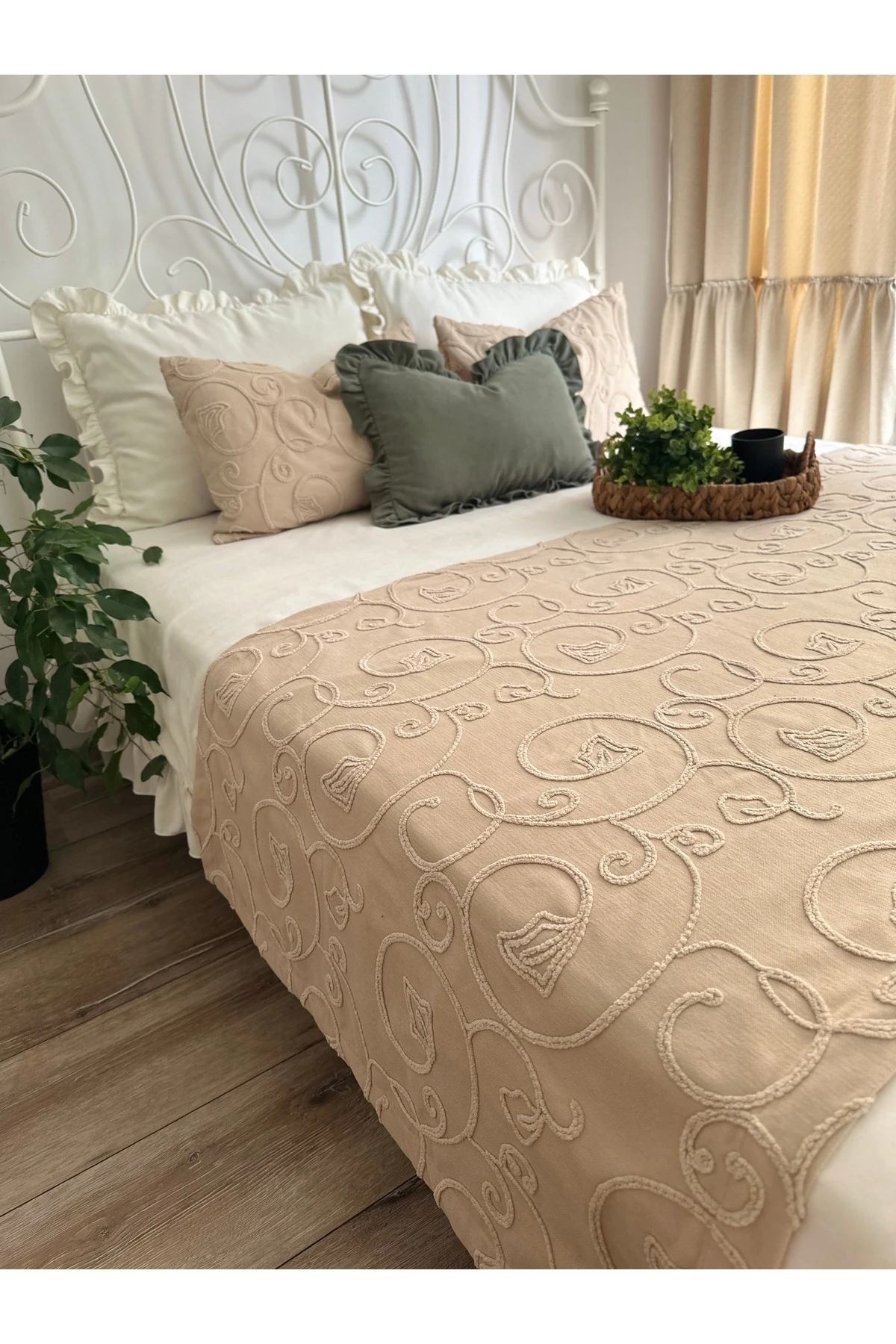 Bej Nakış İşlemeli Yatak Runner Set Çift Kişilik Bohem Yatak Örtüsü