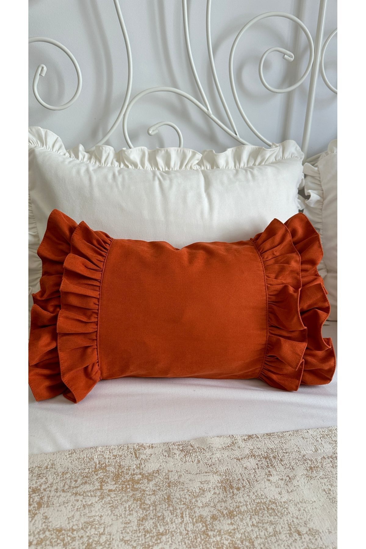 Tasarım Model Kiremit Turuncu Çift Kat Fırfırlı Kırlent Kılıfı