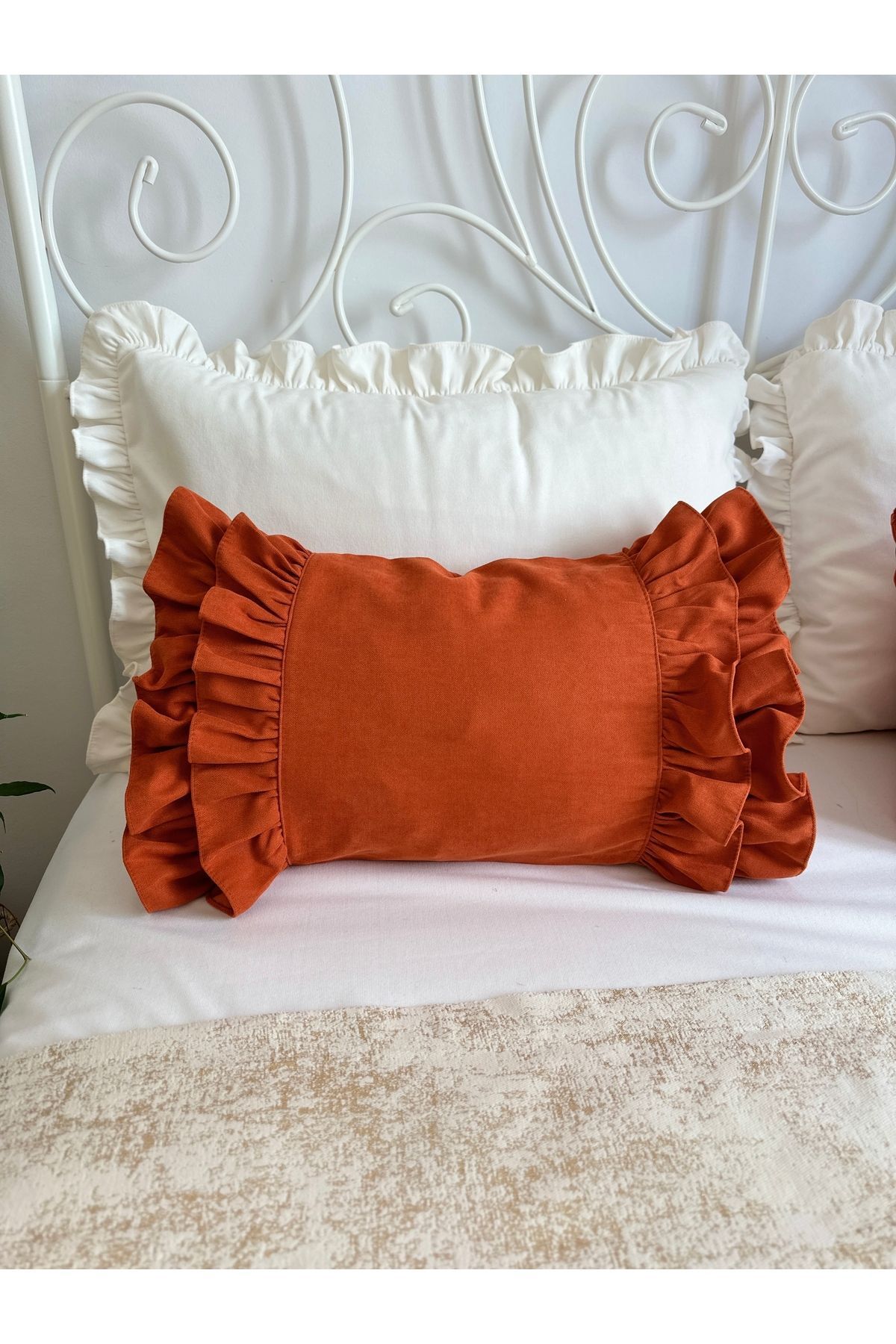 Tasarım Model Kiremit Turuncu Çift Kat Fırfırlı Kırlent Kılıfı