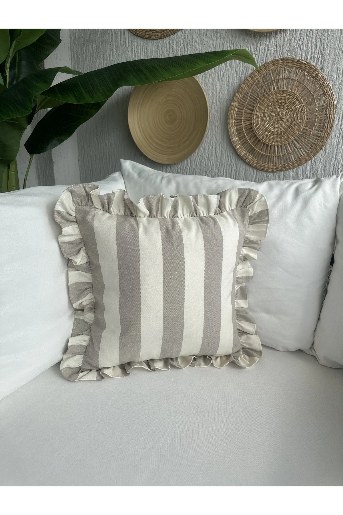 Bej Ekru Çizgili Premium Keten Kumaş Fırfırlı Kırlent Kılıfı 1 Ad