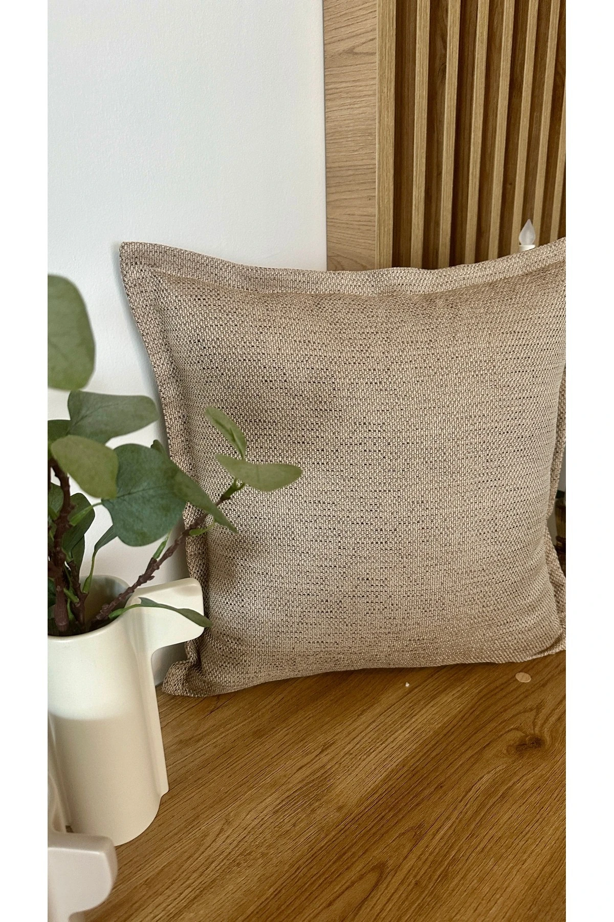 Bej Bronz Detaylı Kırlent Kılıfı