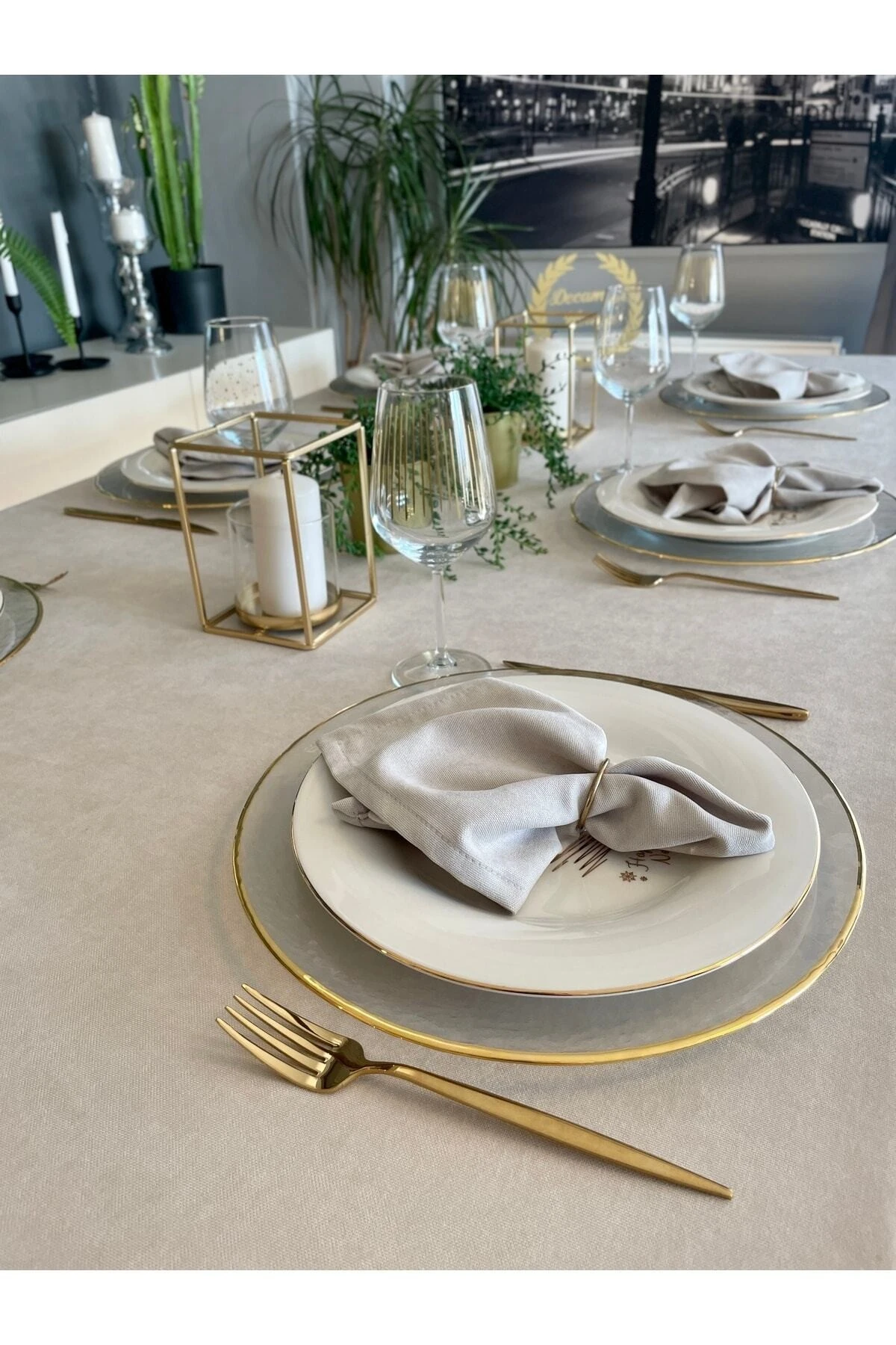 Kadife Dokulu Dertsiz Leke Tutmaz Taş Rengi Masa Örtüsü