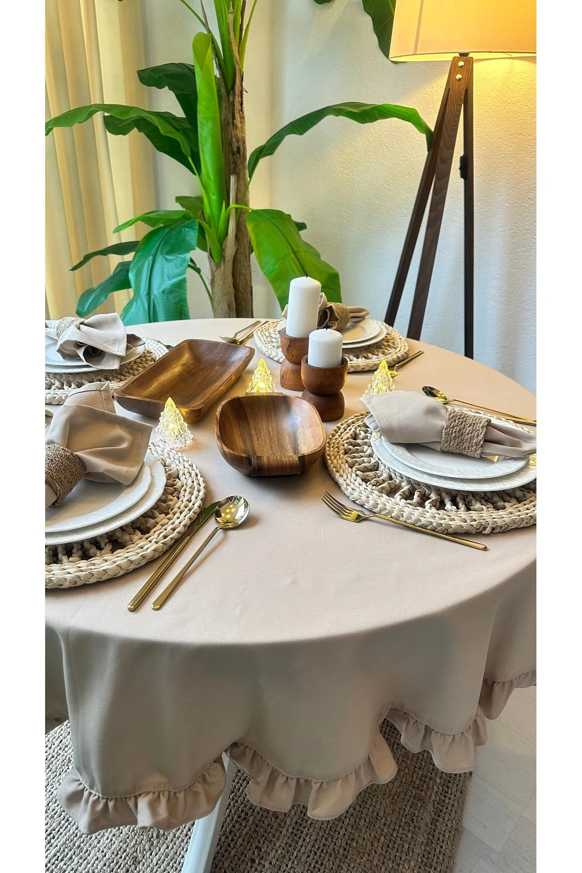 Vintage  Pamuklu Kumaş Fırfırlı Yuvarlak Masa Örtüsü