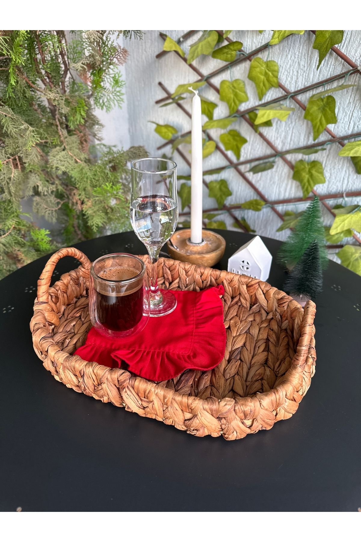 4'lü Kırmızı Keten Fırfırlı Sunum Peçetesi