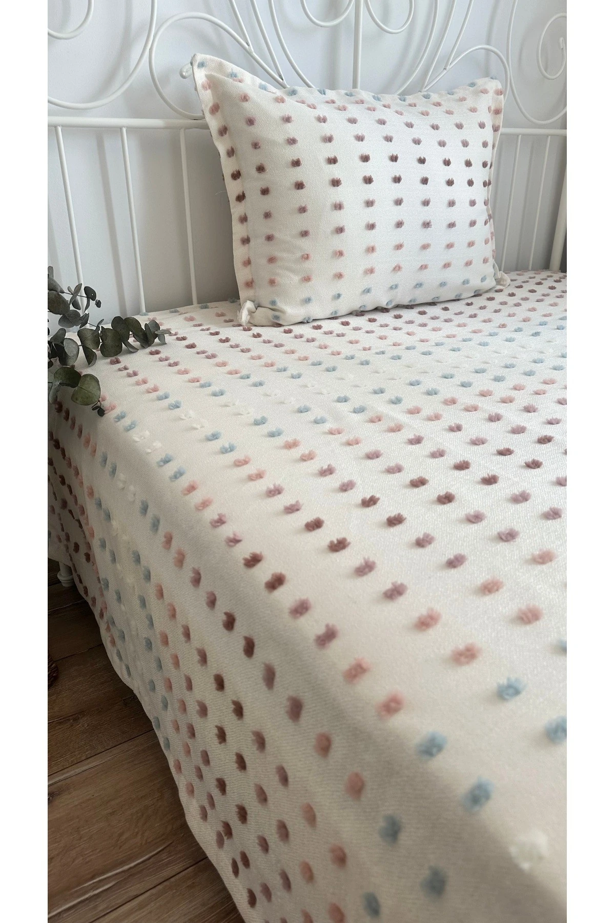 Lale Model Ekru Pembe Mavi Yatak Örtüsü / Pike Takımı Tek Kişilik