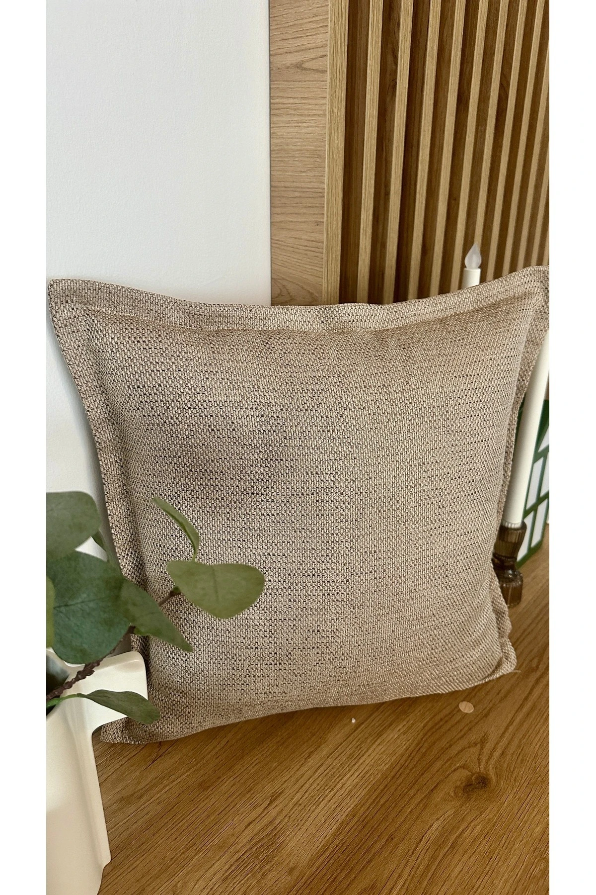 Bej Bronz Detaylı Kırlent Kılıfı