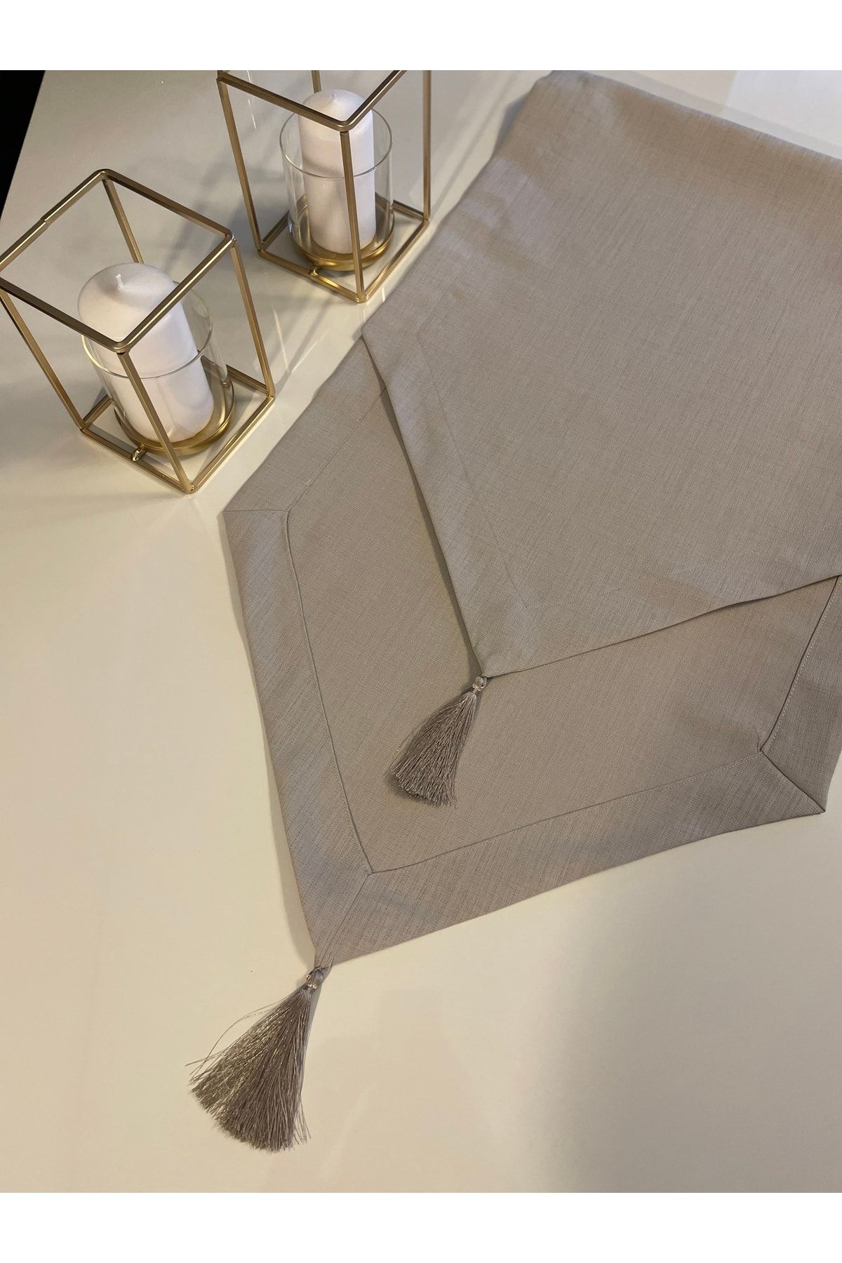 Püsküllü Bej Keten Runner