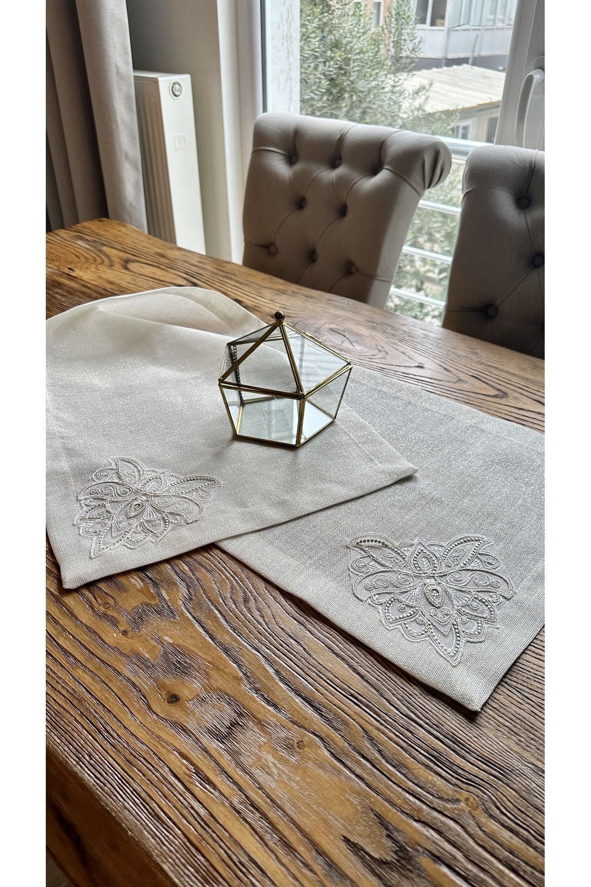 Fransız Dantelli Gold Simli Ekru Runner