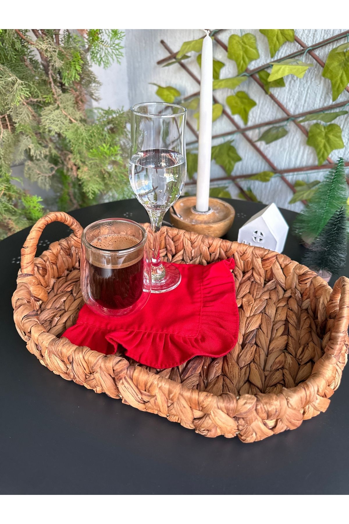 4'lü Kırmızı Keten Fırfırlı Sunum Peçetesi