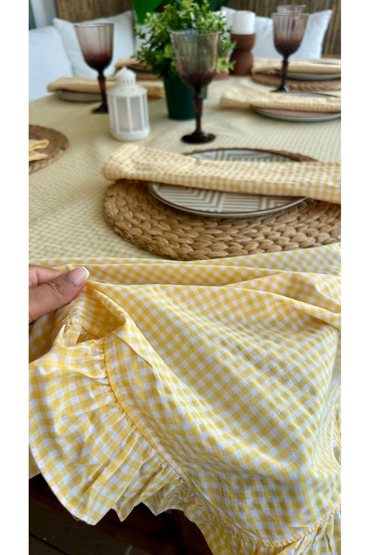 Thin Keten Sarı Pötikare Fırfırlı Masa Örtüsü