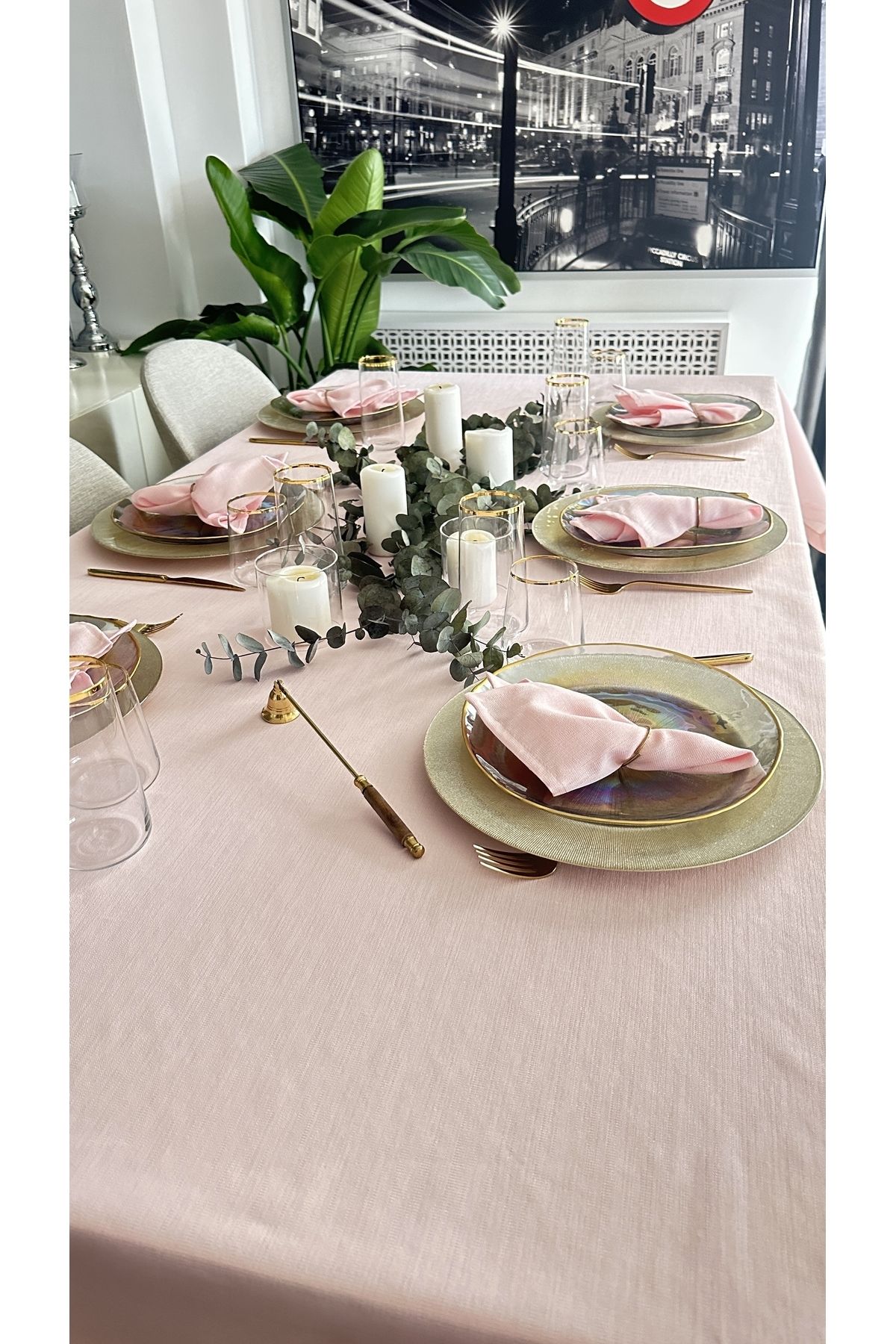 Keten Dokulu Simli Şeker Pembe Masa Örtüsü