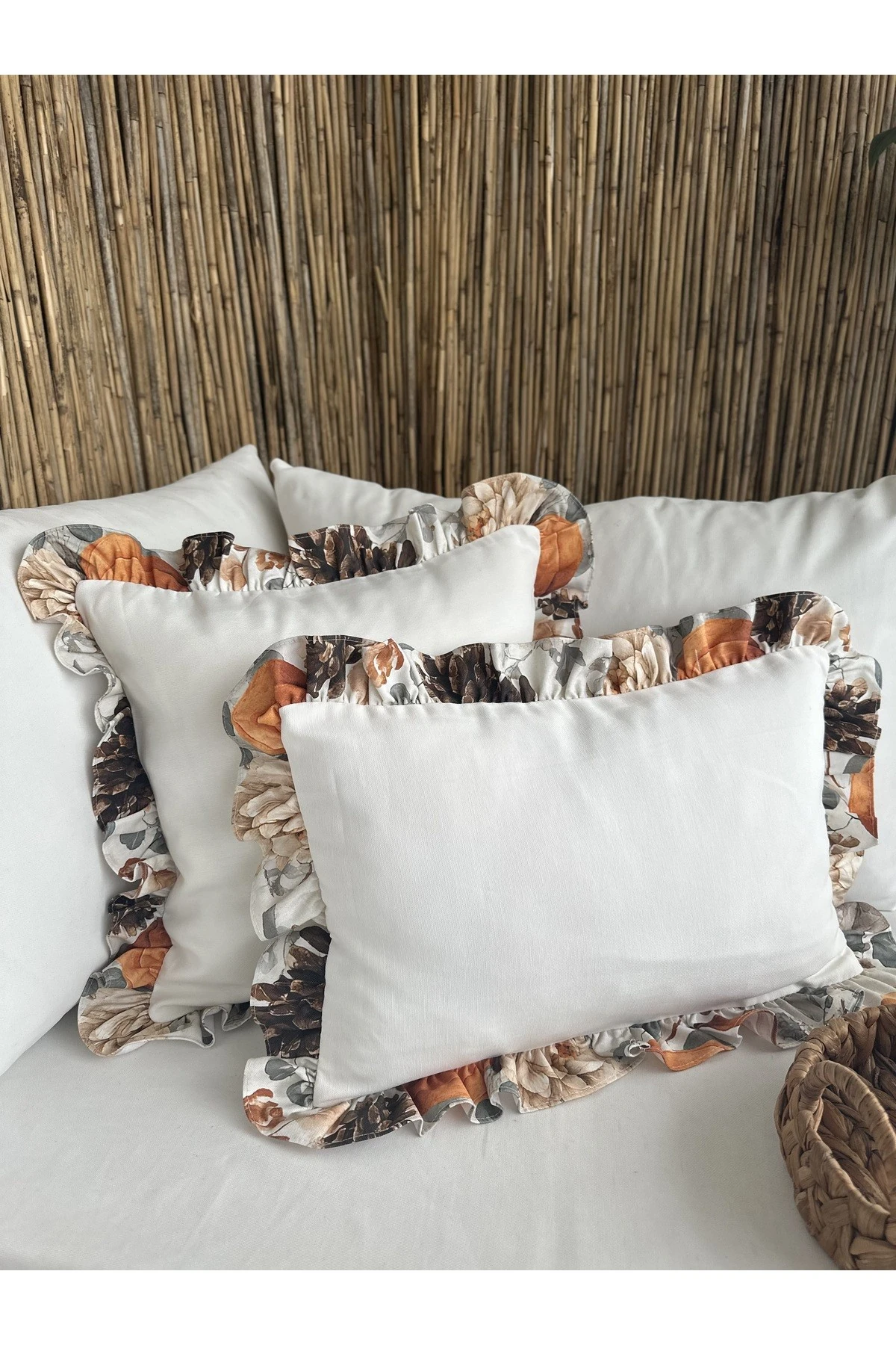 Vintage Renkli Fırfırlı Ekru Kırlent Kılıfı 1 ad