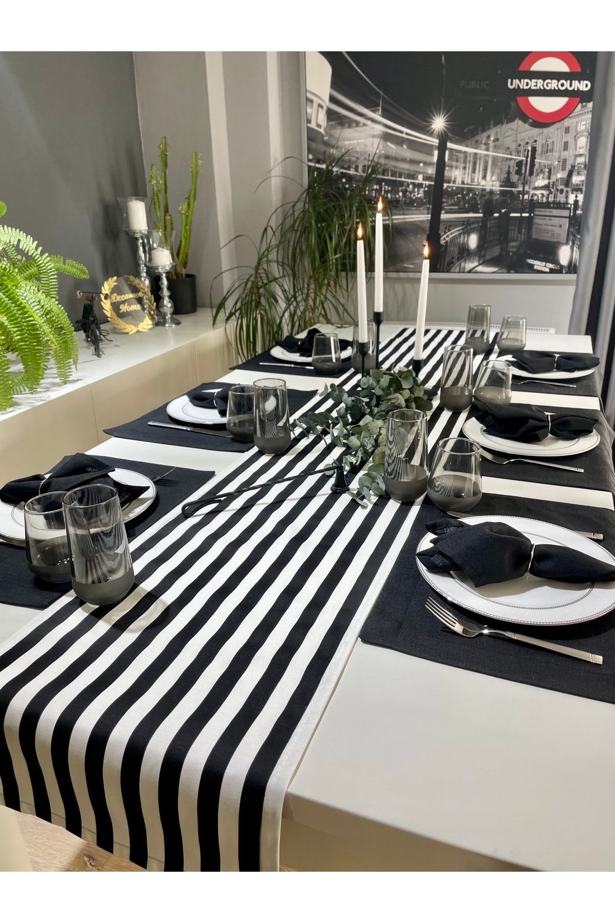 Dertsiz Siyah Beyaz Düz Uzun Runner