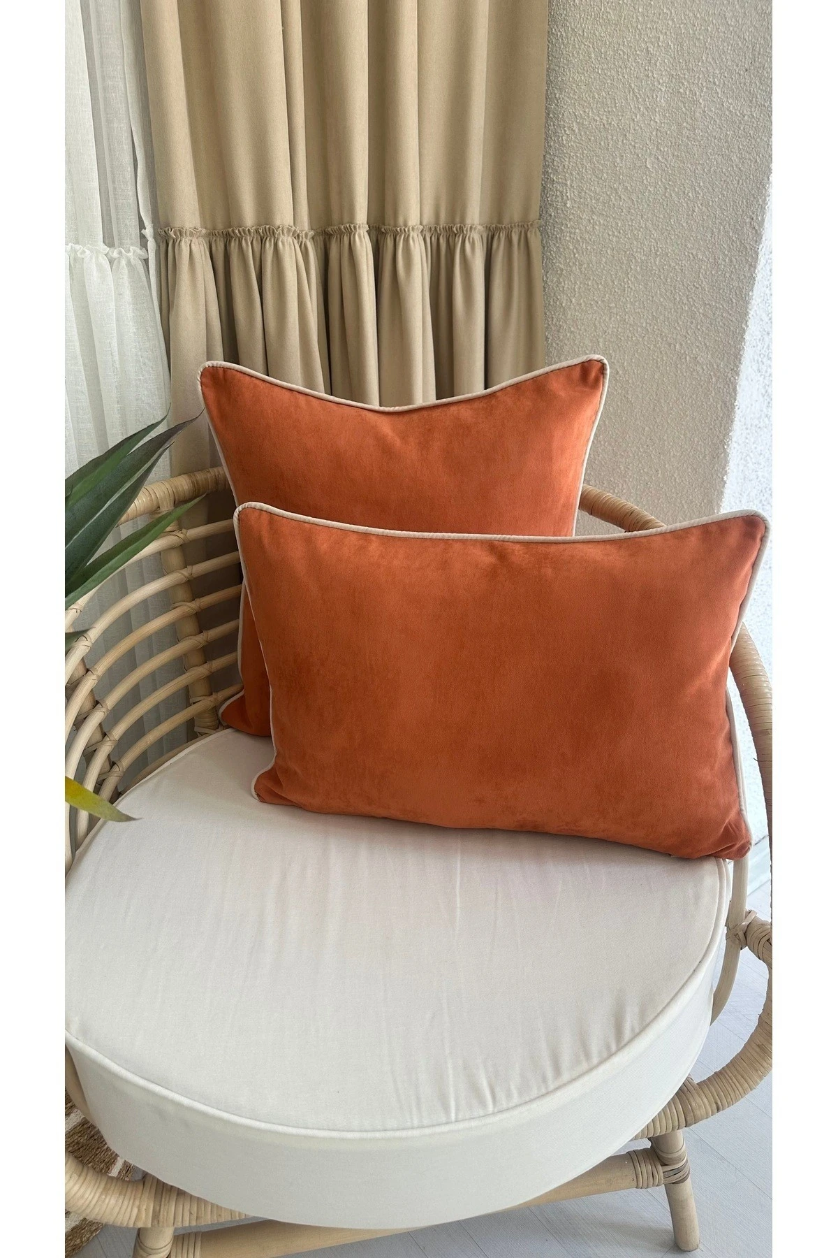 Biye Detaylı Süet Kiremit Kırlent Kılıfı