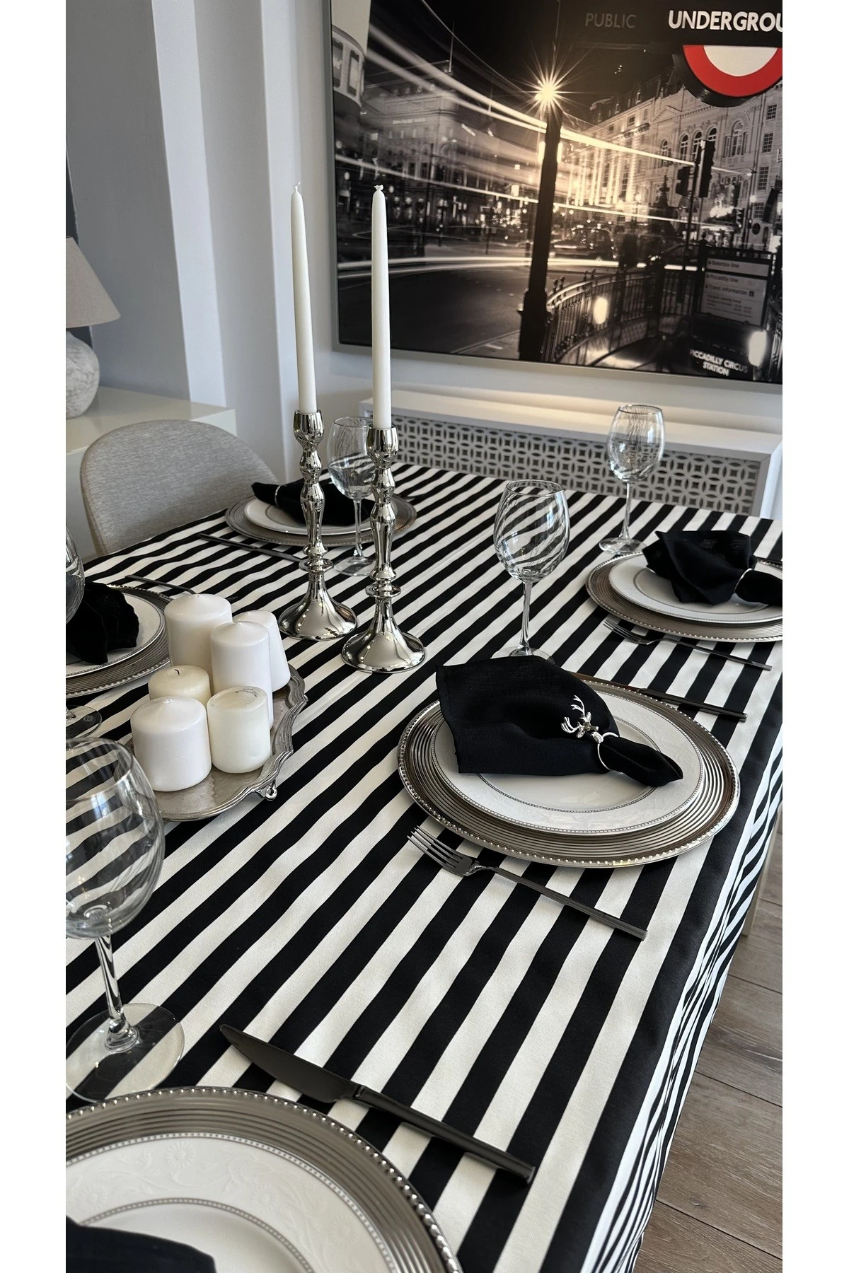 Leke Tutmaz Sıvı Geçirmez Siyah Beyaz Çizgili Dertsiz Masa Örtüsü