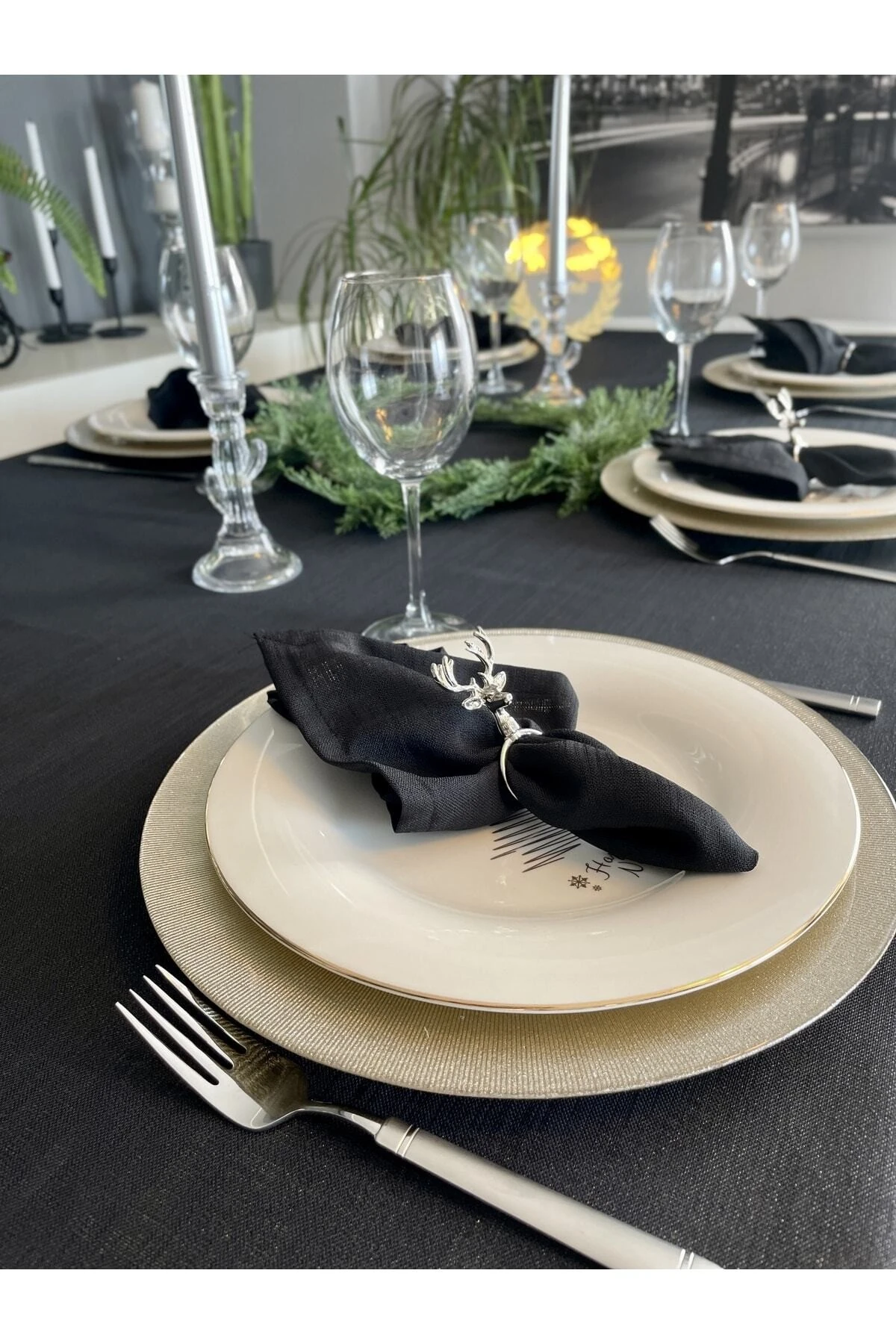 Keten Dokulu Simli Siyah Masa Örtüsü