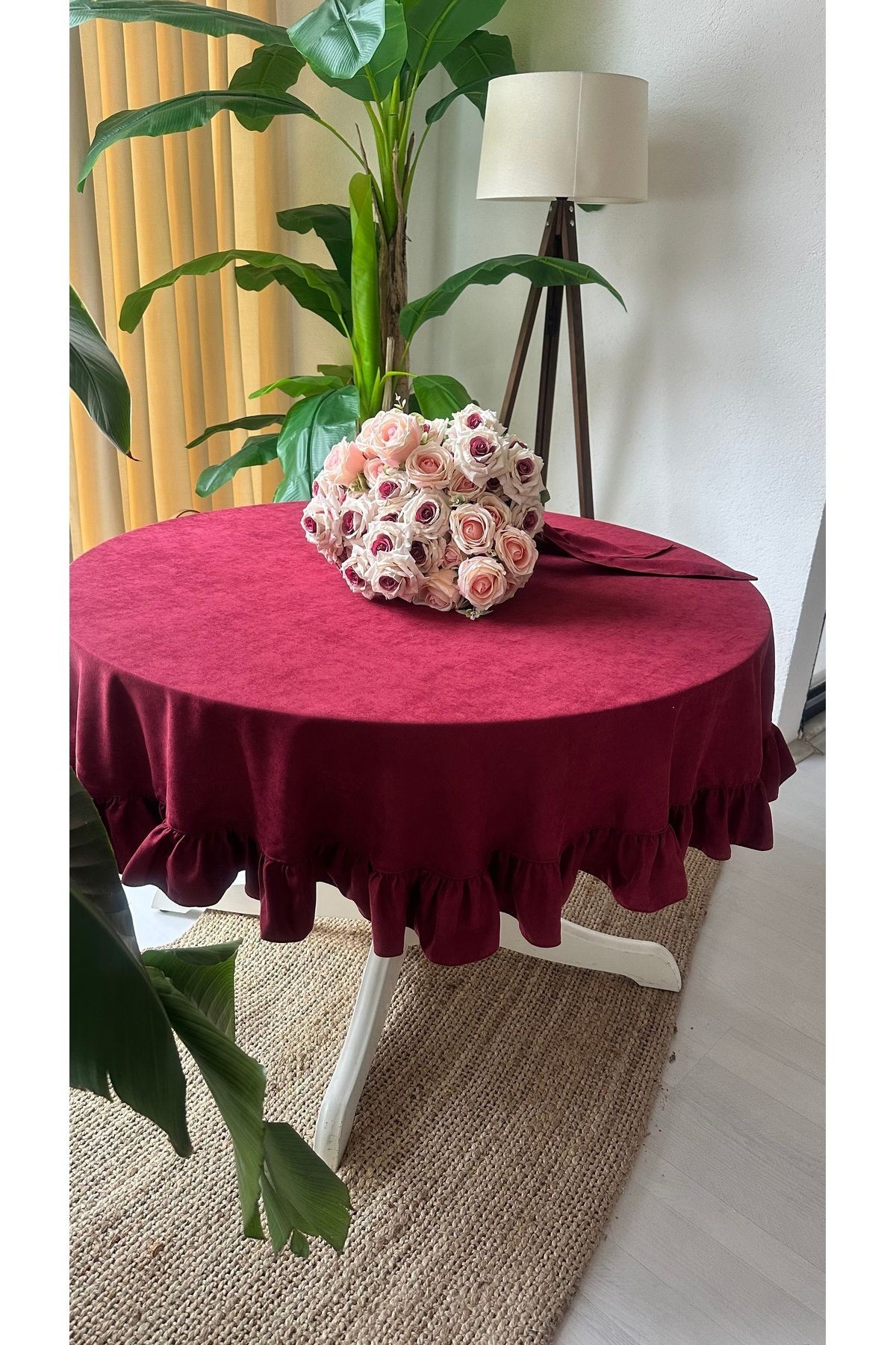 Vintage Bordo Fırfırlı Yuvarlak Masa Örtüsü Dertsiz Leke Tutmaz