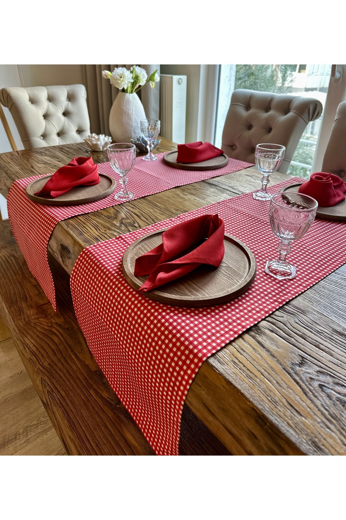 Leke Tutmaz Su Itici Özellikli Pötikare Kırmızı Düz Runner