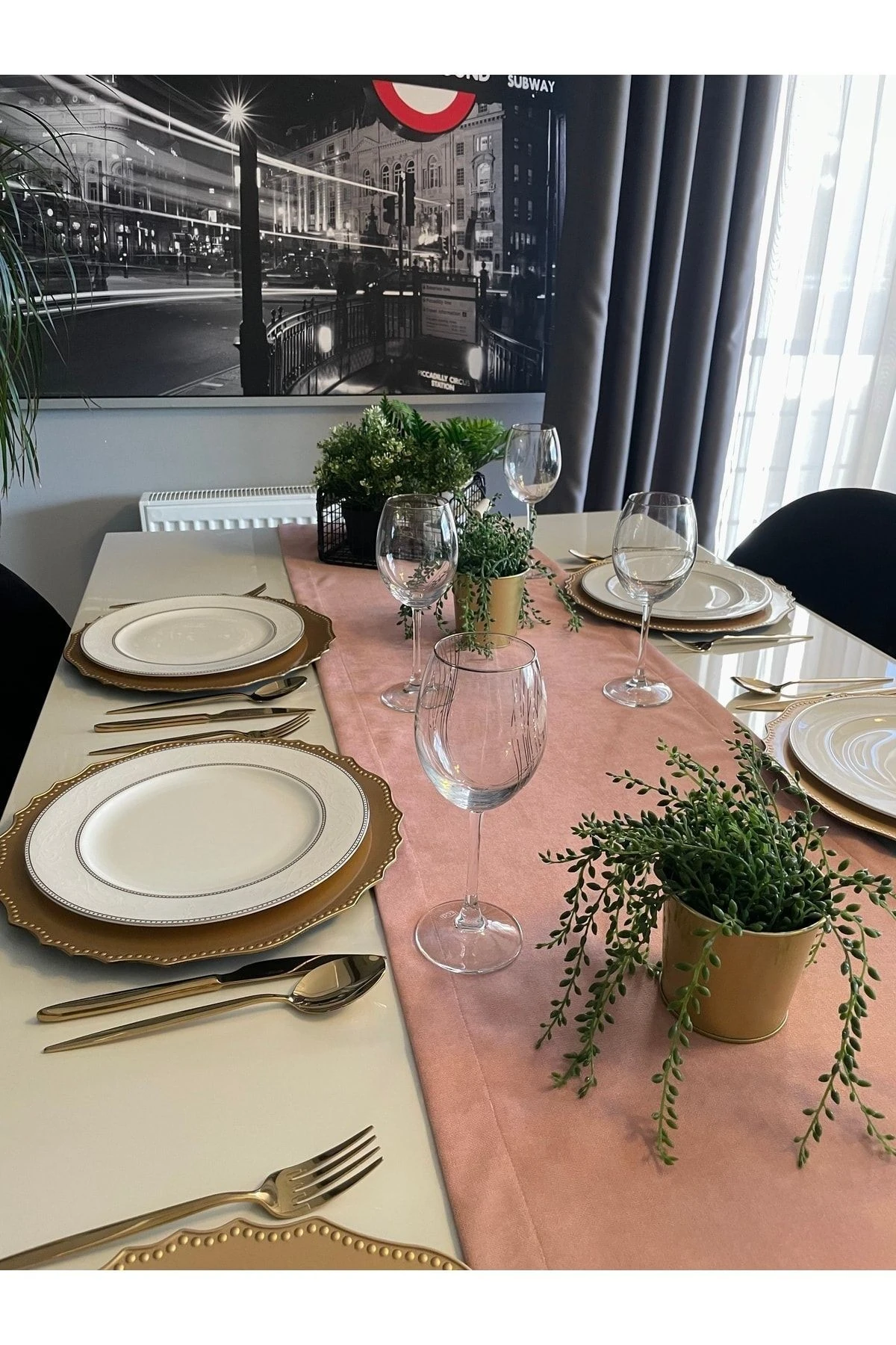 Kadife Dokulu Dertsiz Pembe Runner