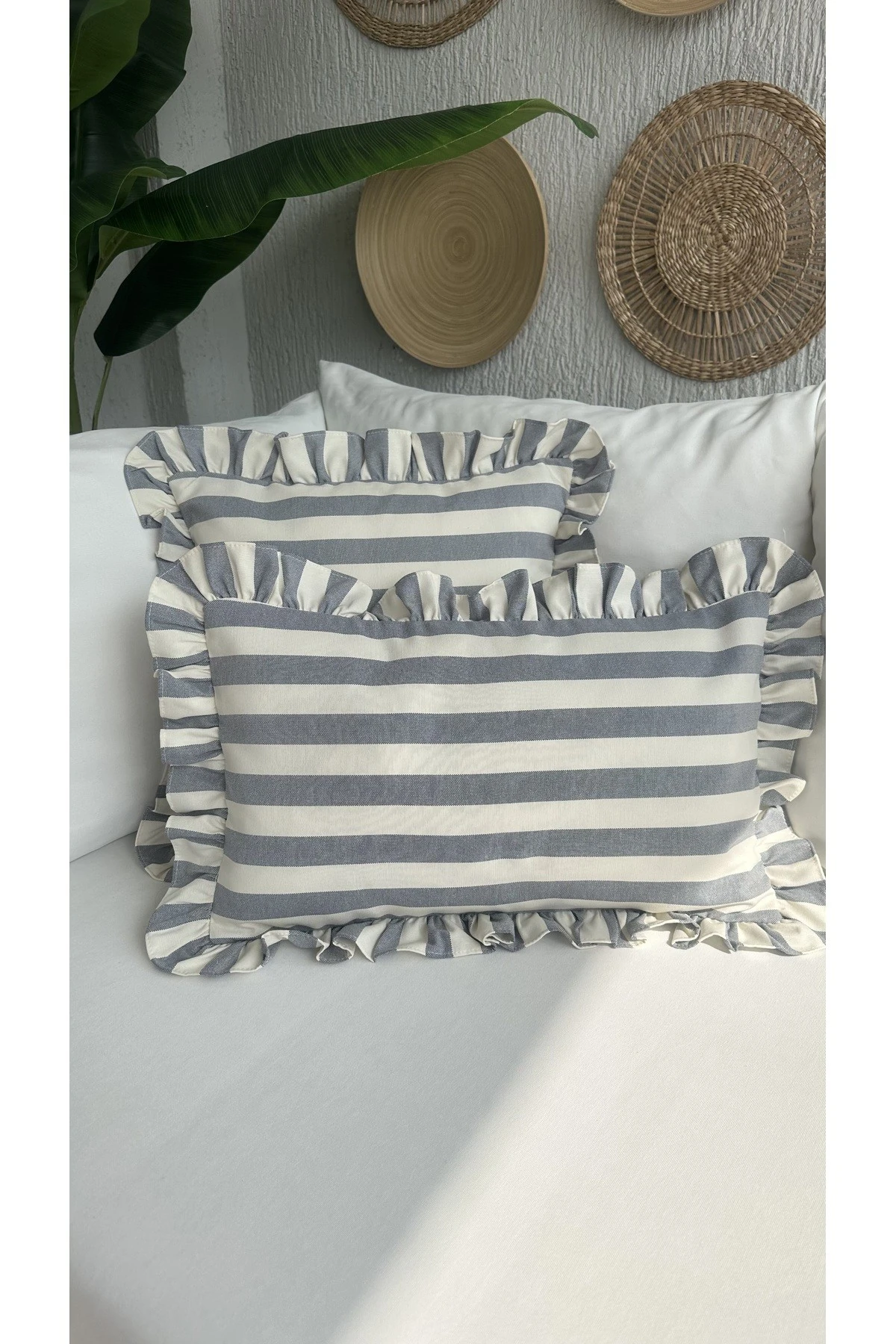 İndigo Mavi Ekru Çizgili Premium Keten Kumaş Fırfırlı Kırlent Kılıfı 1 ADET